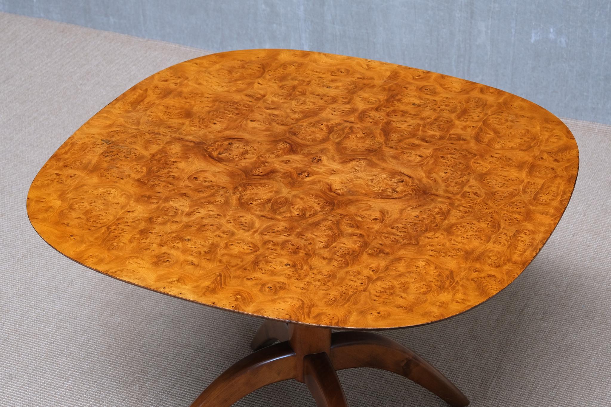 Table basse et d'appoint Bertil Söderberg en bois de ronce, Svensk Hemslöjd, Suède, années 1930 en vente 3