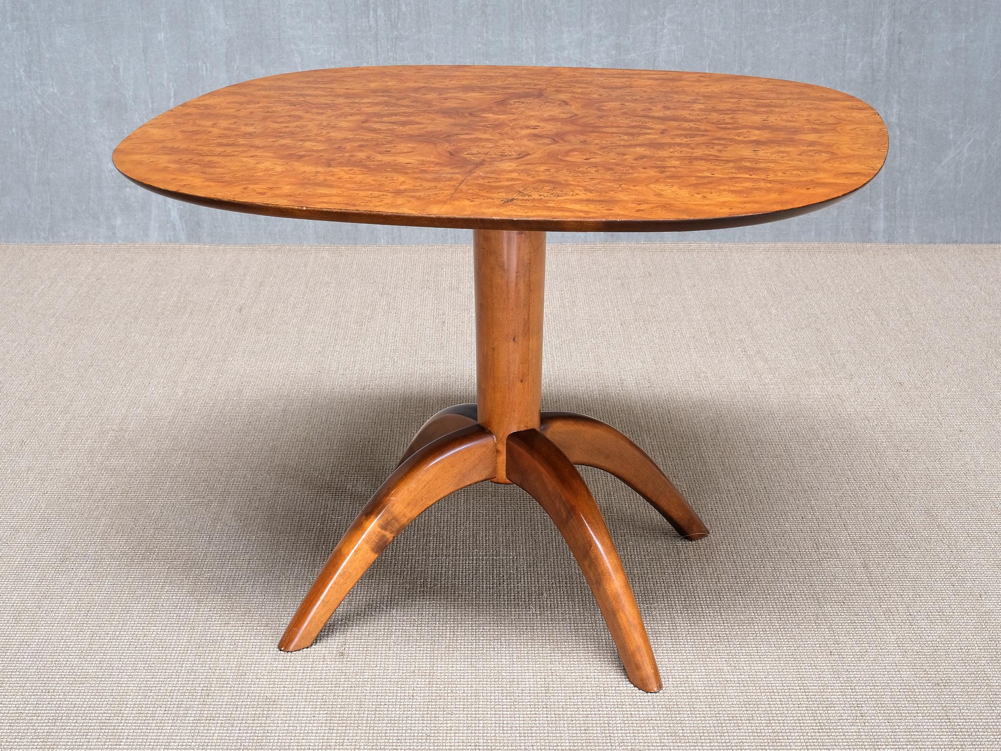 Milieu du XXe siècle Table basse et d'appoint Bertil Söderberg en bois de ronce, Svensk Hemslöjd, Suède, années 1930 en vente