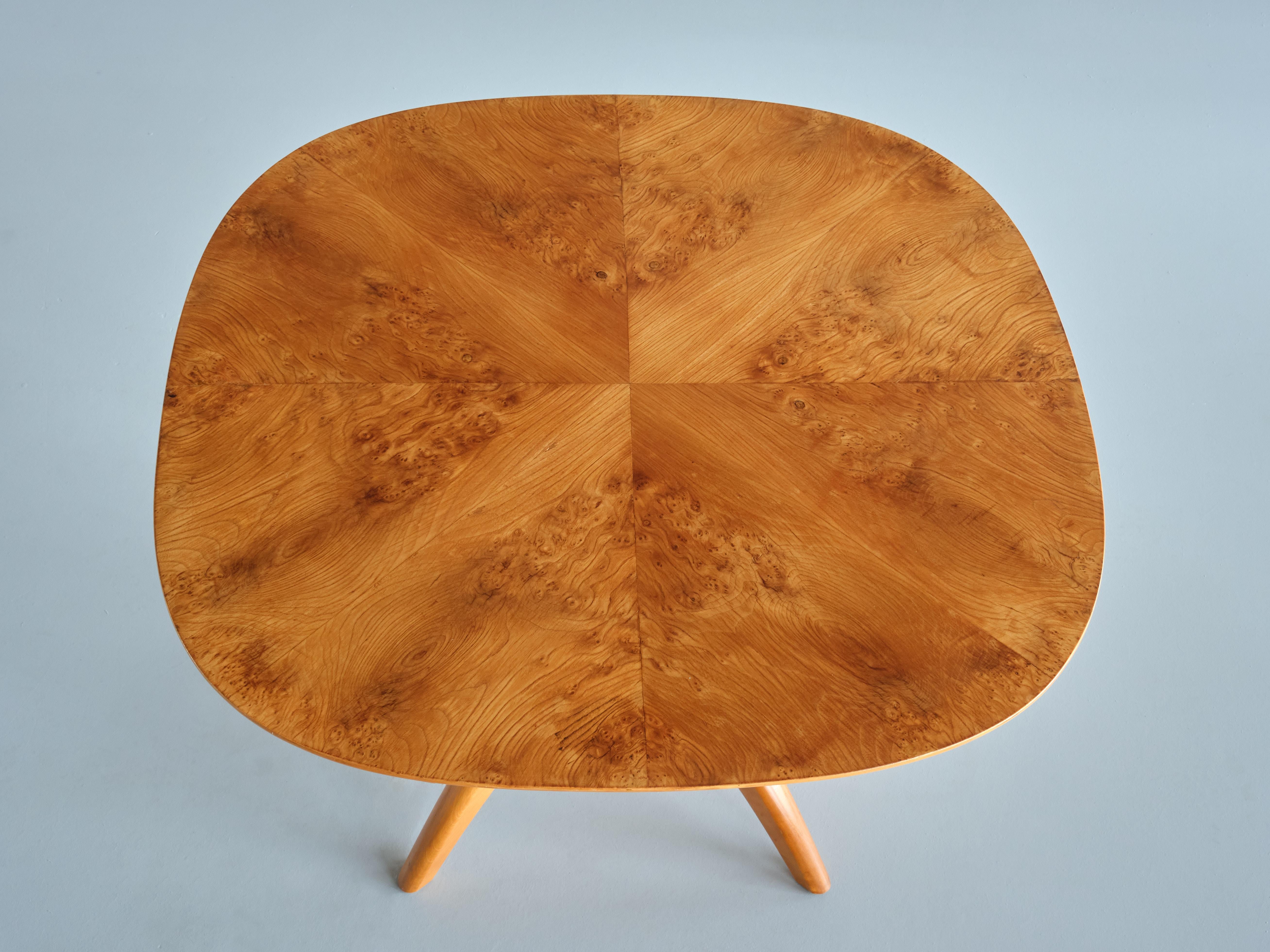 Elm Bertil Söderberg Coffee/ Side Table in Burl Wood, Svensk Hemslöjd, Sweden, 1930s For Sale