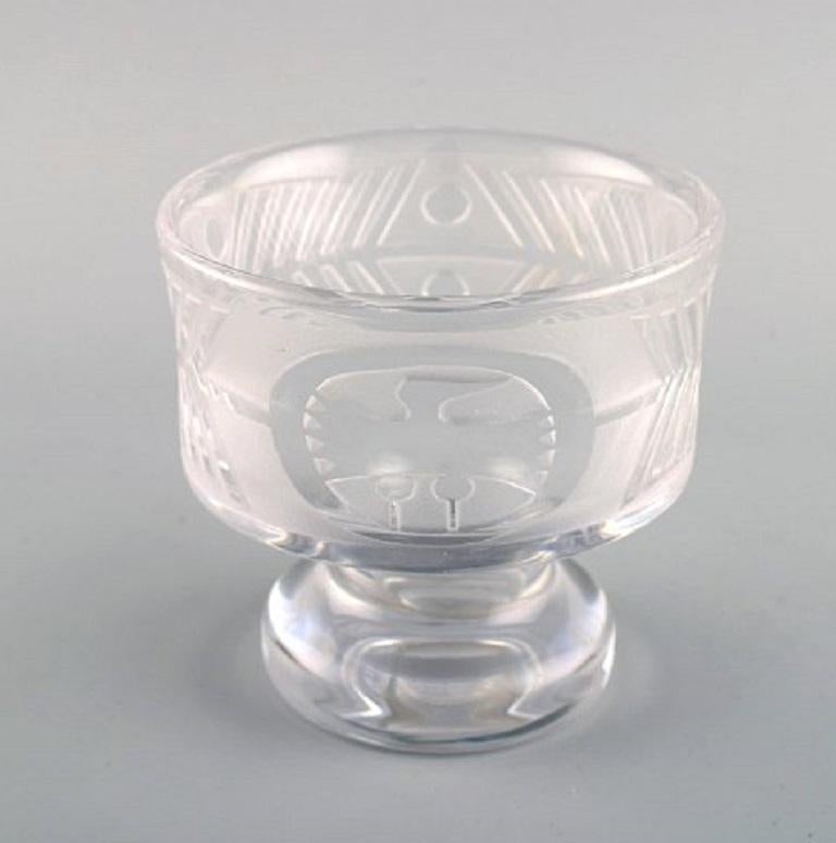 Bertil Vallien for Boda Åfors. Bowl on base in clear art glass. Swedish design, 1970s / 80s.
Measures: 13.5 x 12.7 cm.
In excellent condition.
Signed.