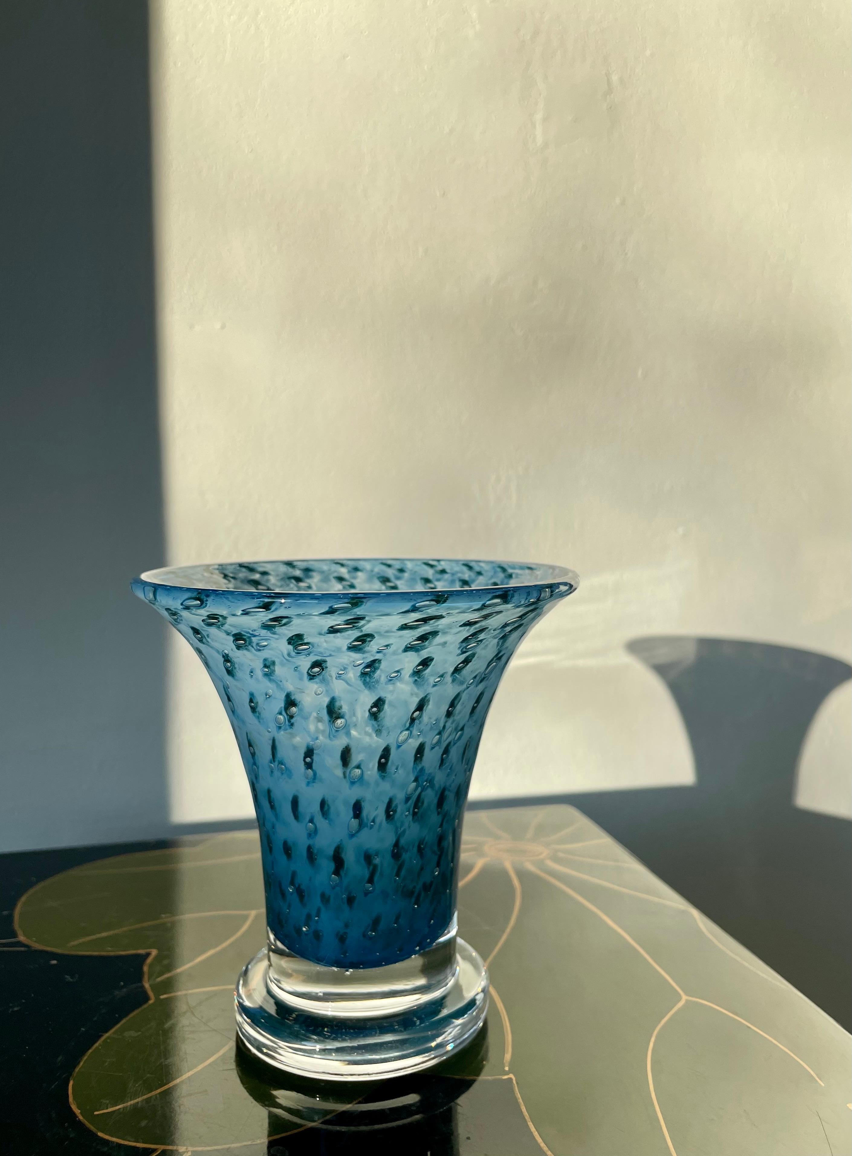 Bertil Vallien for Kosta Boda Blue Peacock Cirrus Vase, 1960s For Sale 1
