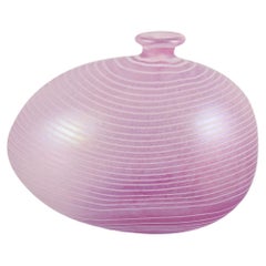 Bertil Vallien per Kosta Boda, Svezia. Vaso 'Afrodite' in vetro artistico rosa