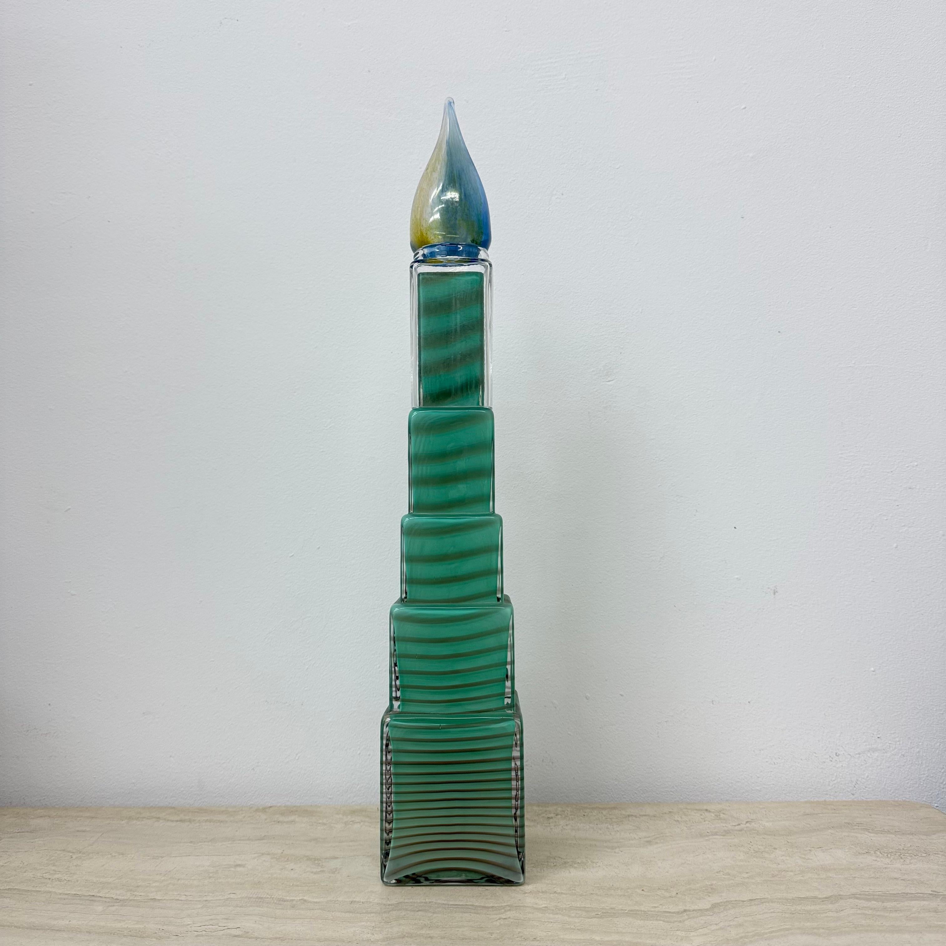 Bertil Vallien para Kosta Boda Suecia Jarrón / escultura metropolitana , década de 1990. 