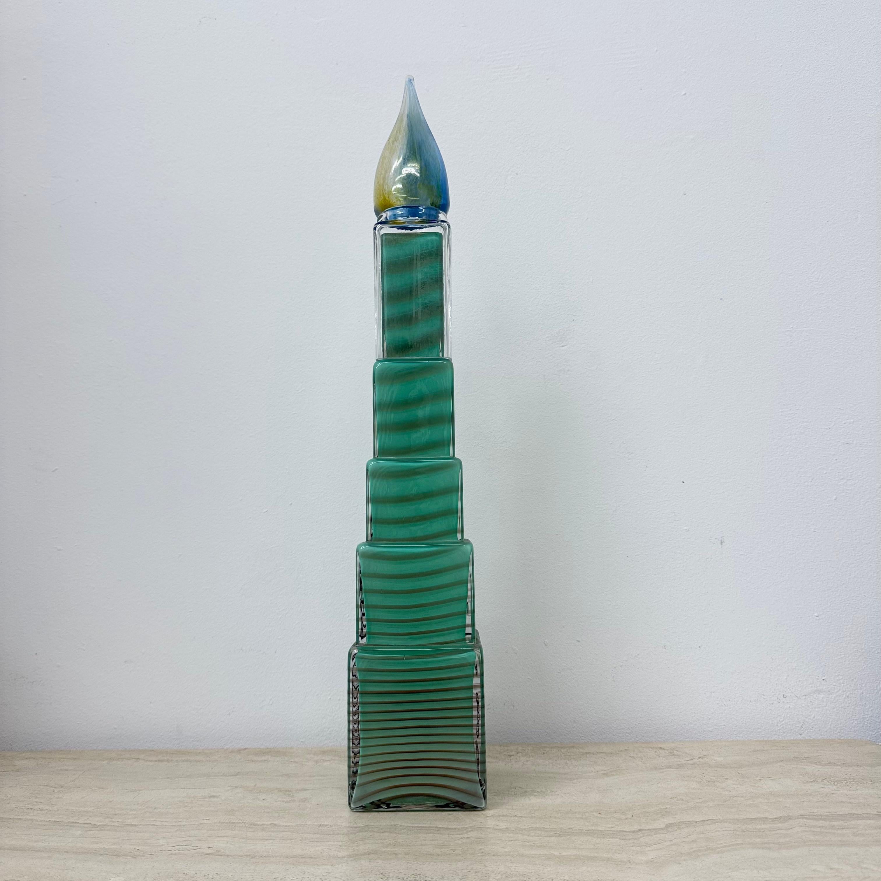 Bertil Vallien para Kosta Boda Suecia Jarrón / escultura metropolitana , década de 1990 Escandinavo moderno