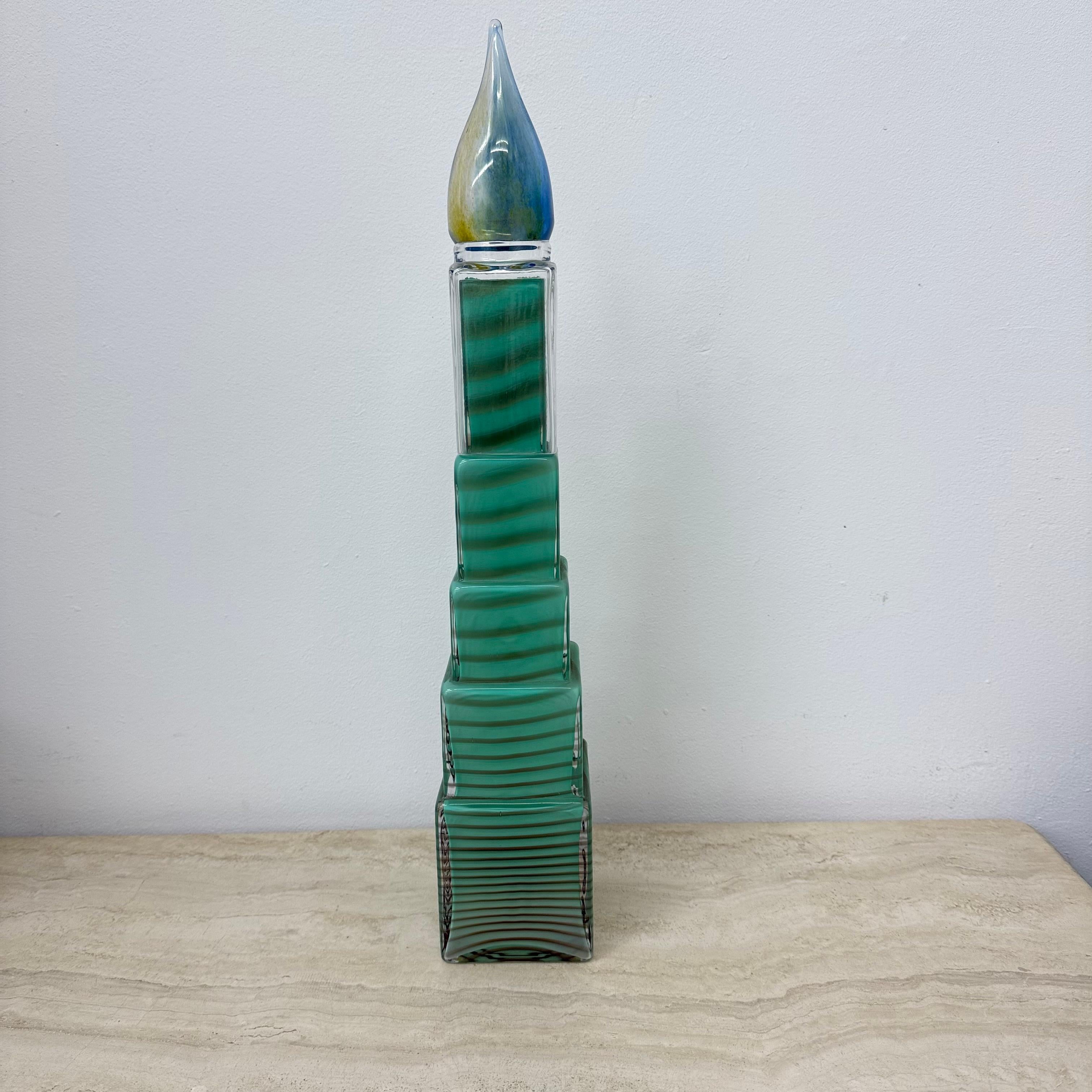 Bertil Vallien para Kosta Boda Suecia Jarrón / escultura metropolitana , década de 1990 Sueco