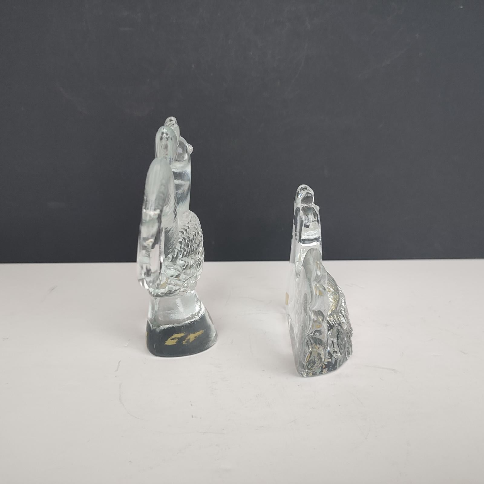 Fait main Bertil Vallien - Figurines en verre représentant un coq et une poule, série Zoo, Boda Suède en vente