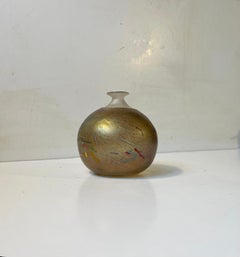 Bertil Vallien Jarrón Tornado Esférico de Vidrio Artístico para Kosta Boda