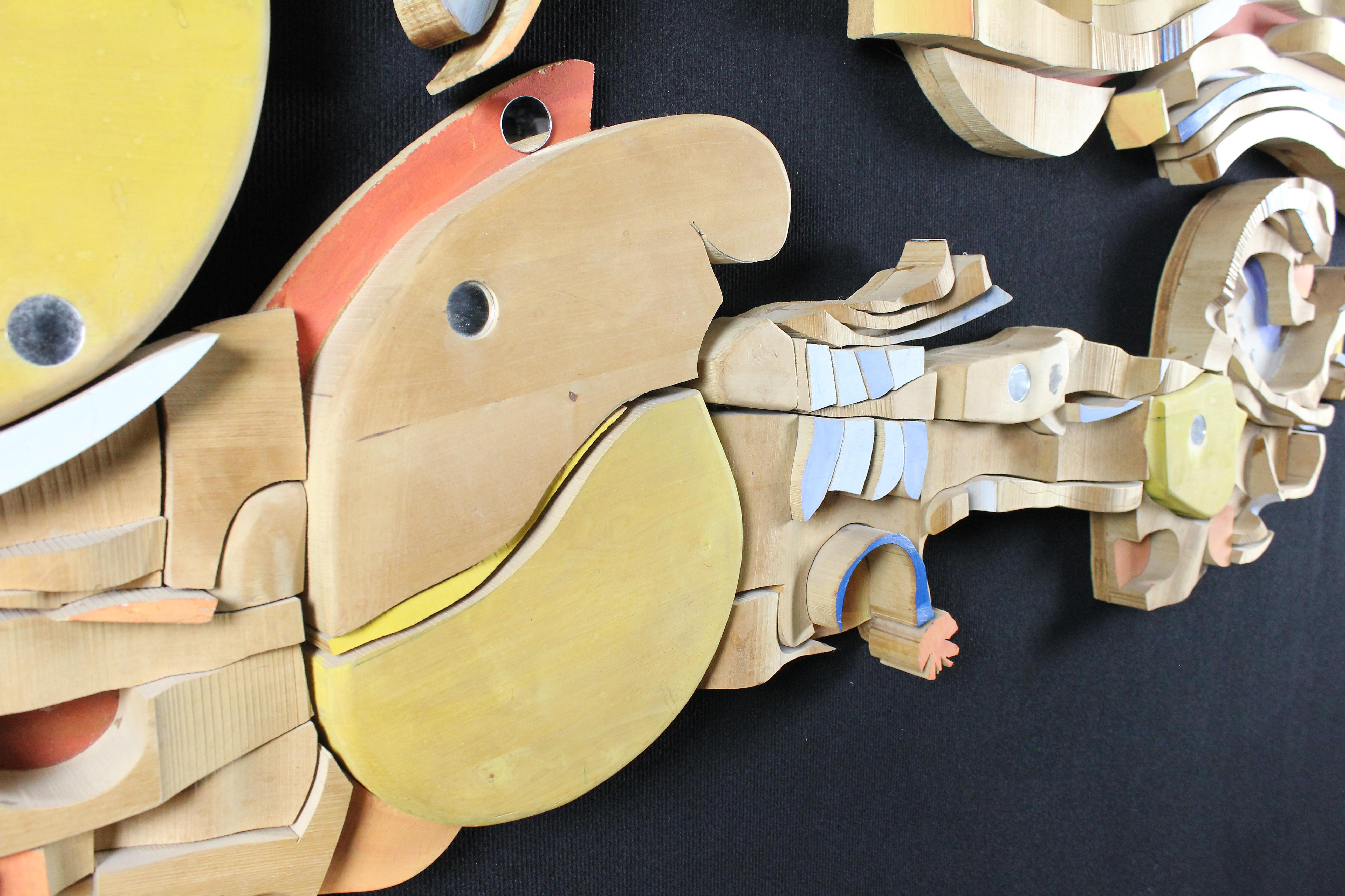 Bertil Vallien Escultura mural única y monumental en vidrio y madera, 1966 Pintado a mano en venta