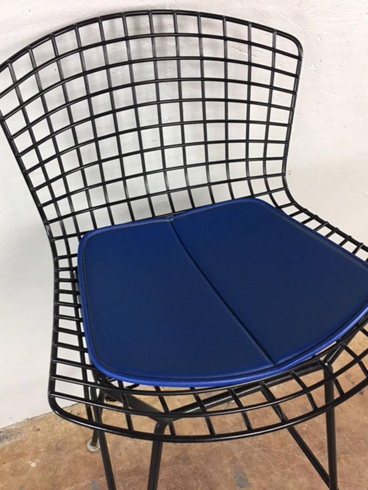 Bertoia Bar Stools by Knoll - 2 Left! In Excellent Condition For Sale In Phoenix, AZ