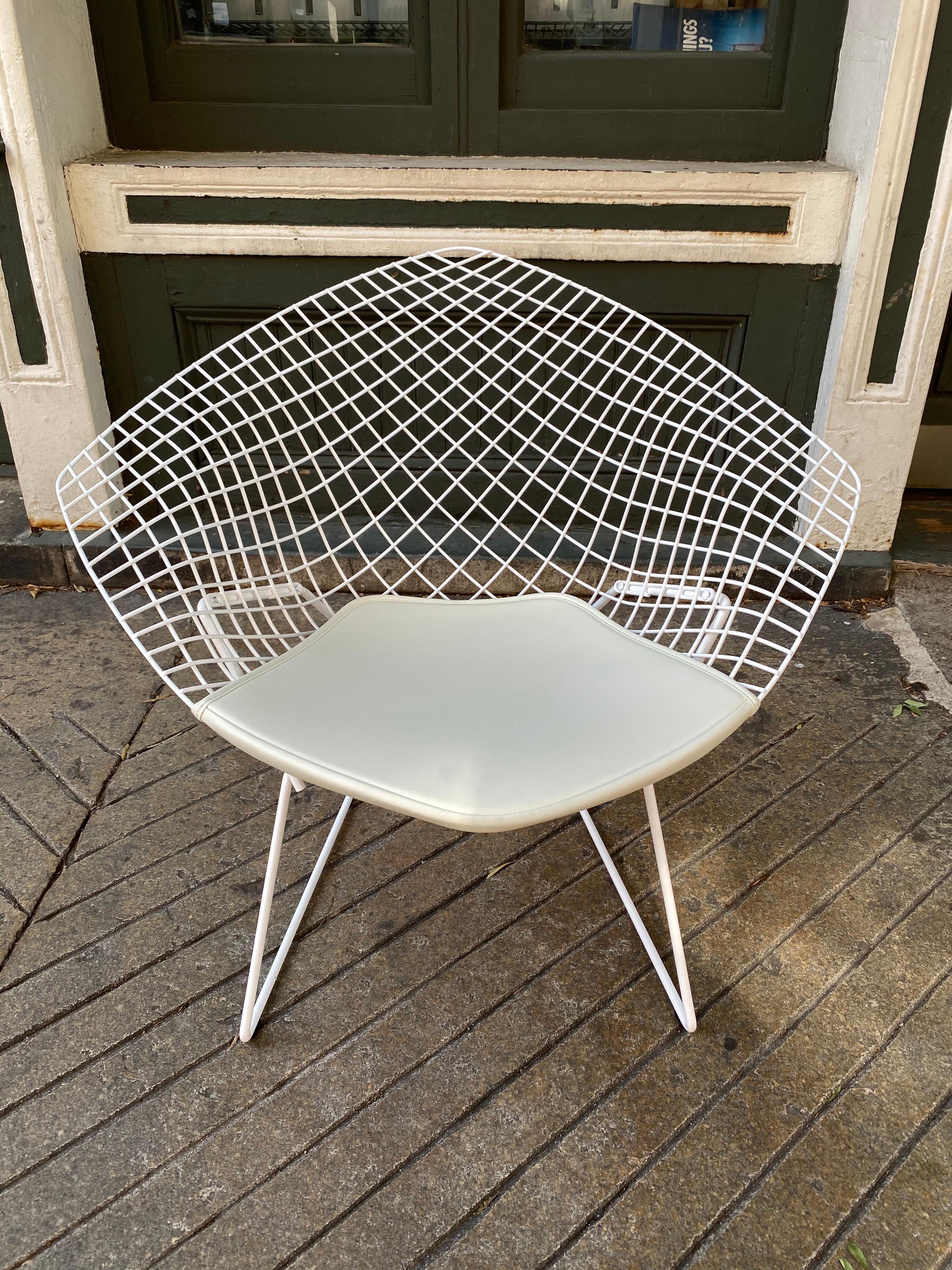 Bertoia for Knoll Diamond Chair/ Unused In Good Condition In Philadelphia, PA