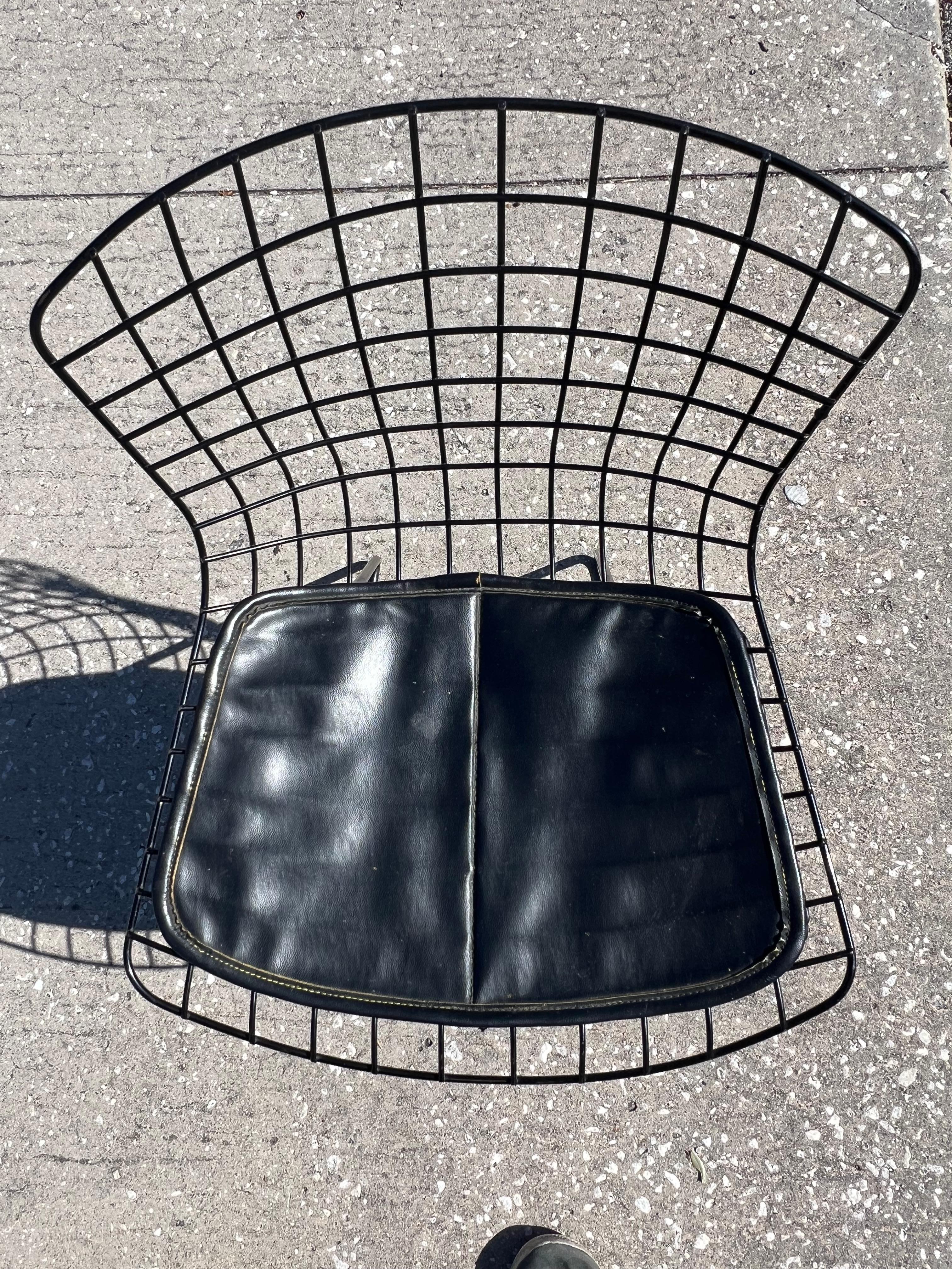 Bertoia Vintage Child's Chair With Original Pad Signed ca' 1960 Knoll For Sale 5