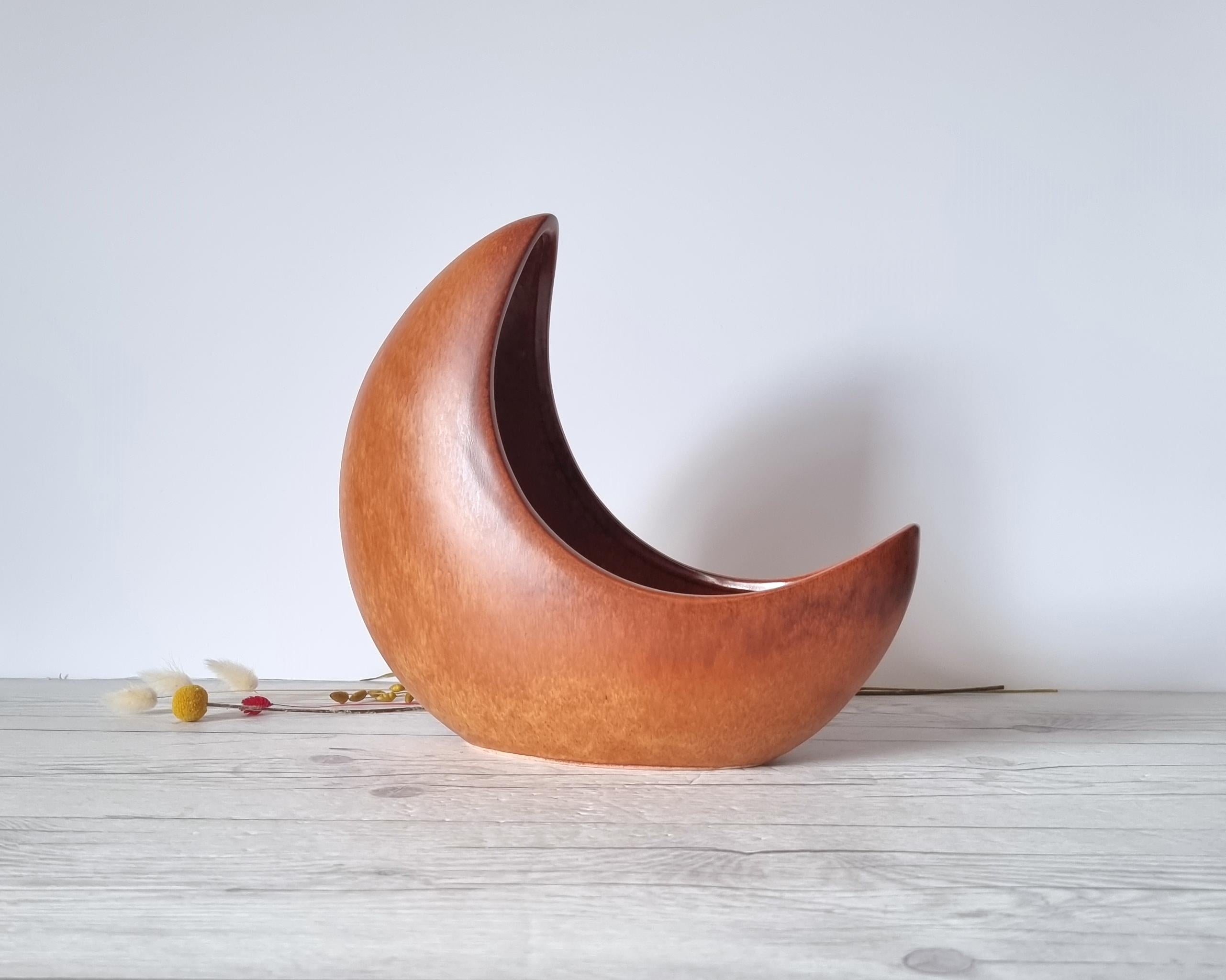 Bertoncello, Screziato Tabacco Tan Glaze, Modernist Crescent Moon Planter Vase 4