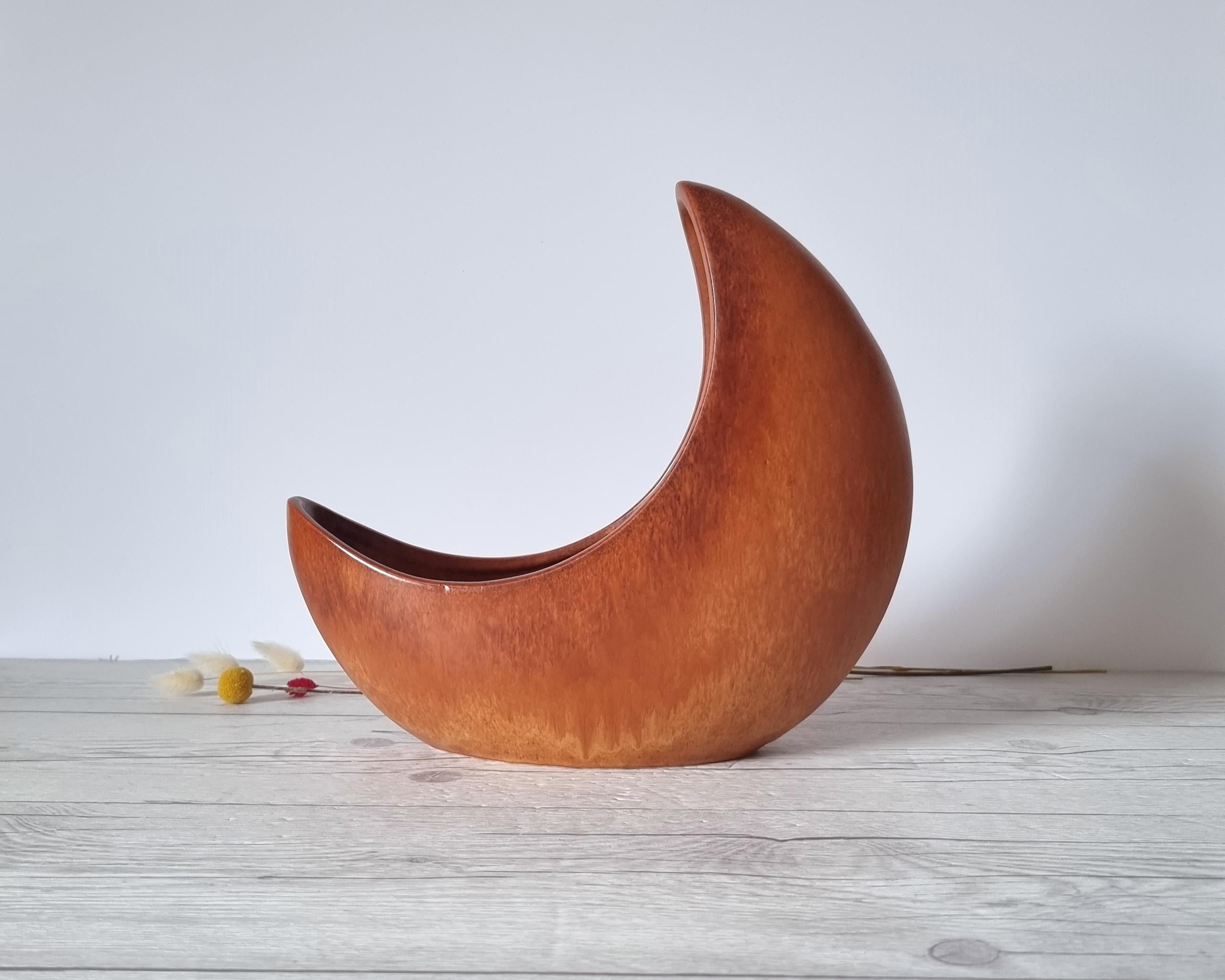 Bertoncello, Screziato Tabacco Tan Glaze, Modernist Crescent Moon Planter Vase 1