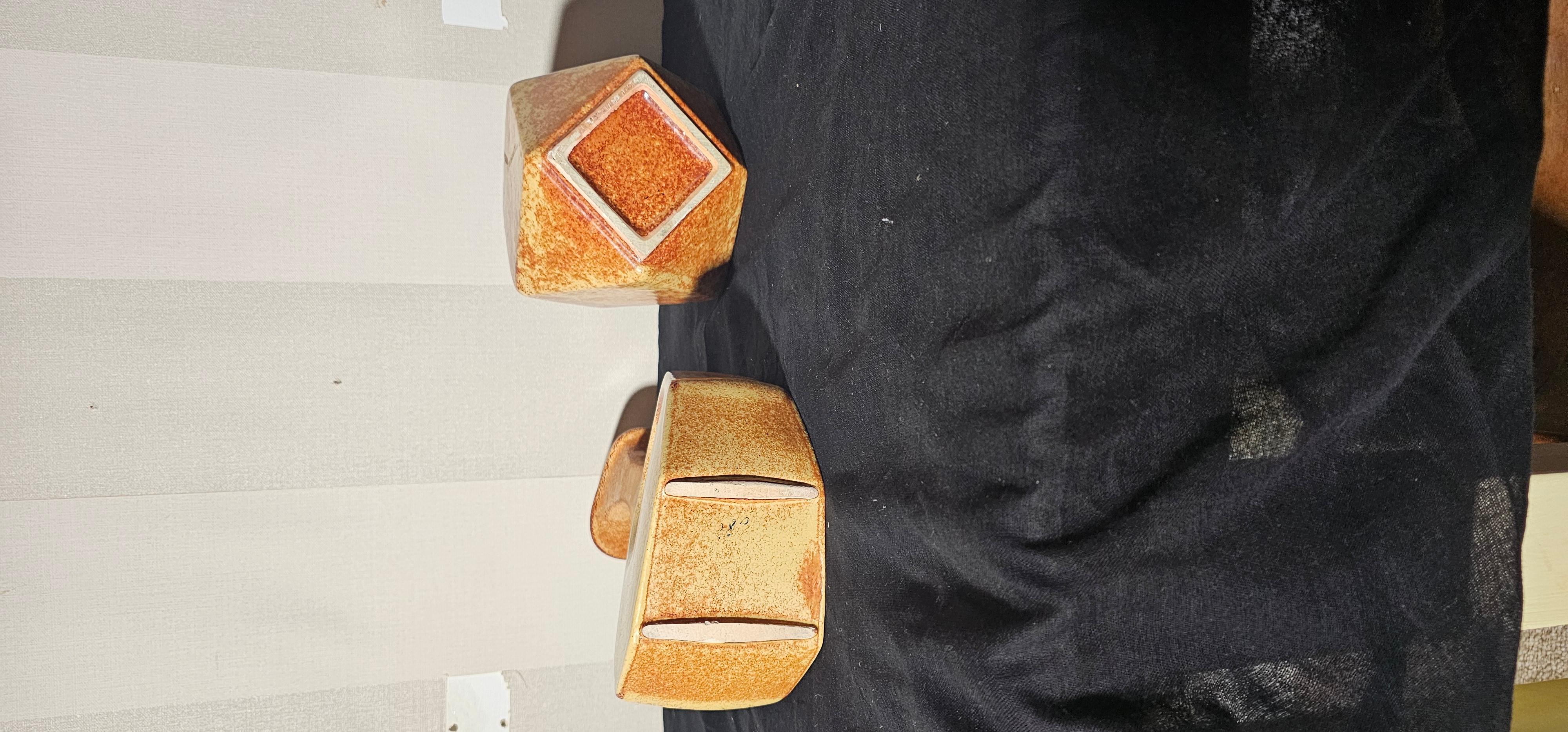 International Style Bertoncello , Vasi . Smalto al tabacco in vendita