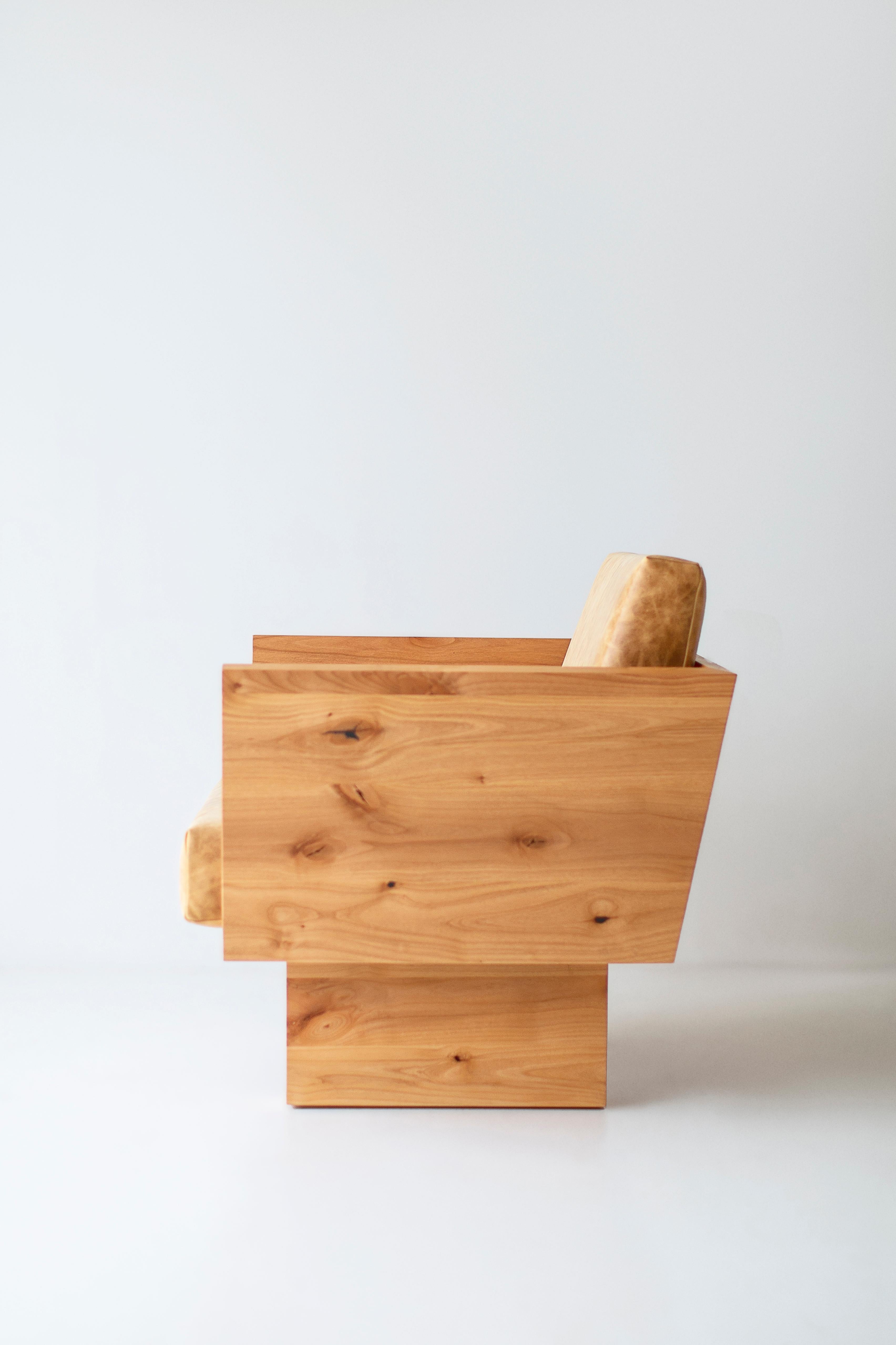 Bertu Arm Chair, Suelo Modern Leather Arm Chair, Alder Natural In New Condition For Sale In Oak Harbor, OH