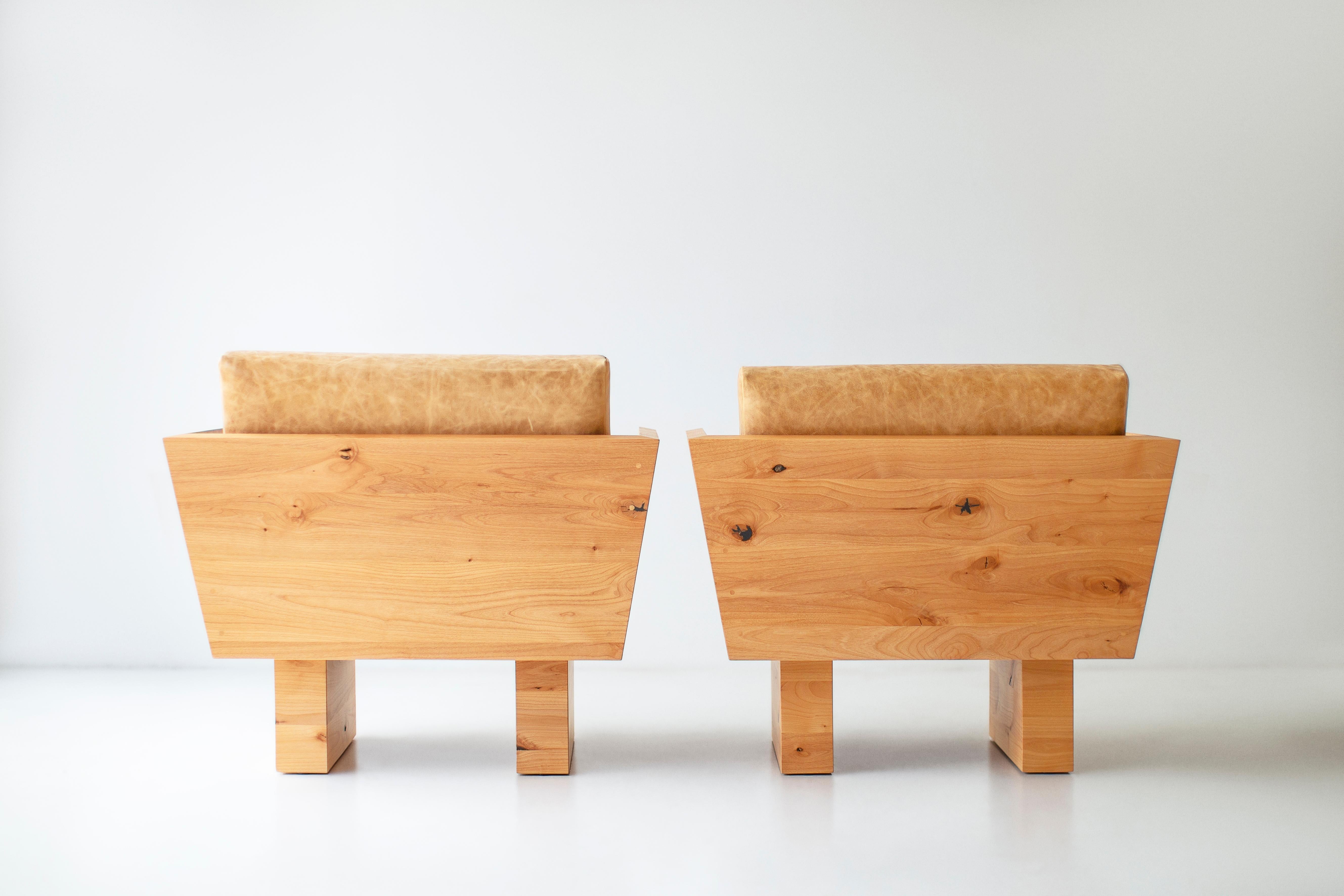 Hardwood Bertu Arm Chair, Suelo Modern Leather Arm Chair, Alder Natural For Sale