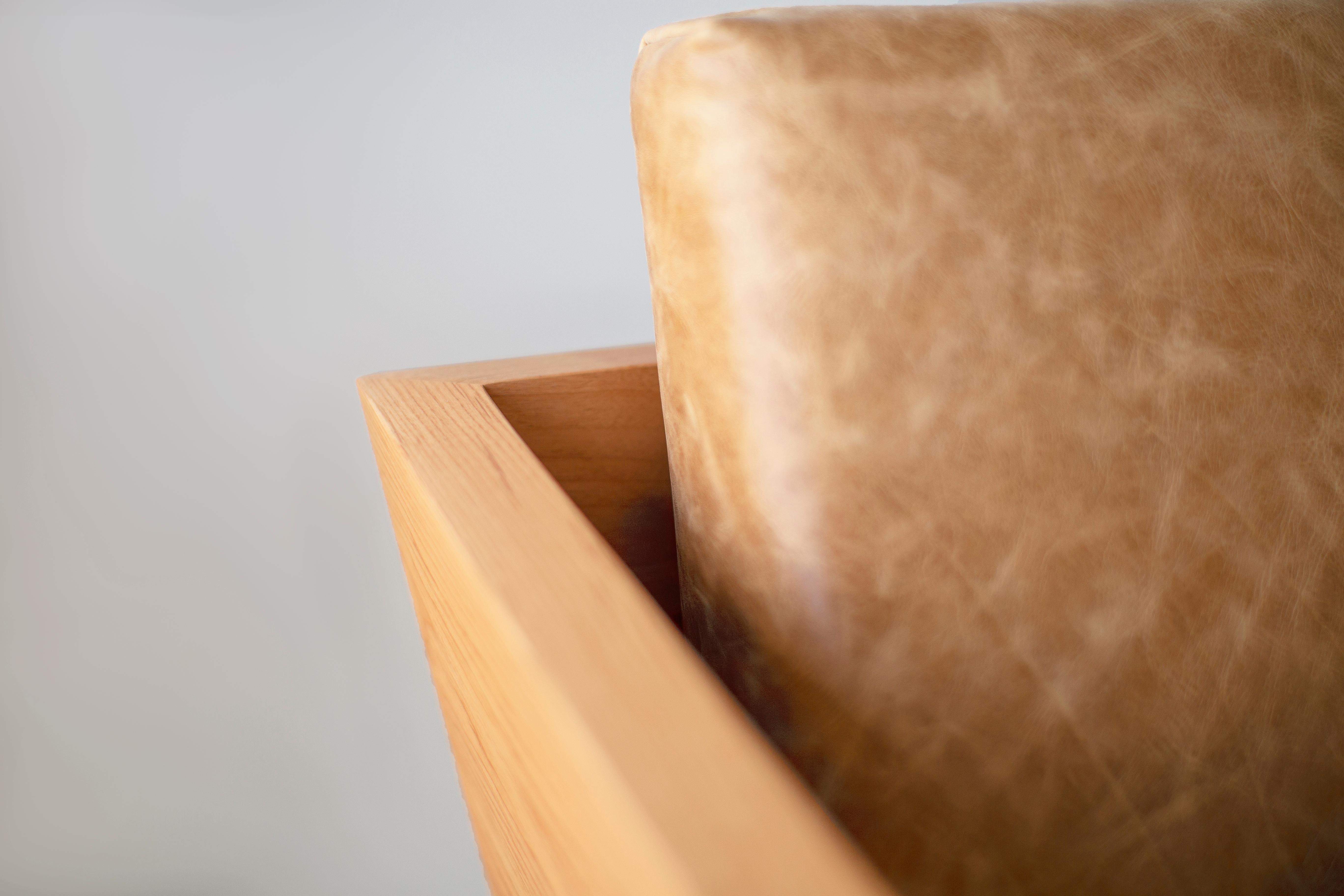 Bertu Arm Chair, Suelo Modern Leather Arm Chair, Alder Natural For Sale 1