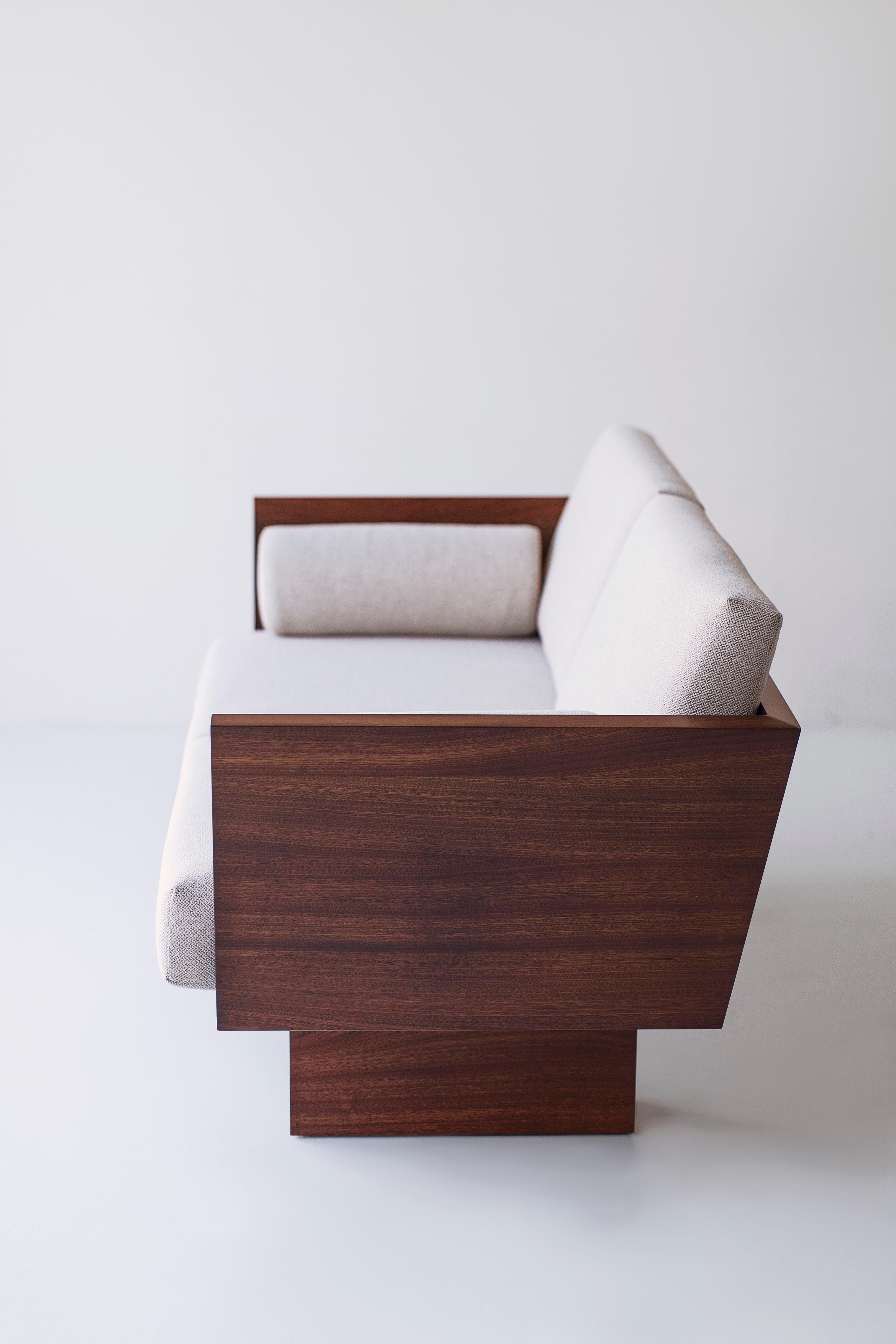 Lovanie per esterni Bertu, Lovanie per esterni Suelo con braccioli, Noce Sapele In condizioni Nuovo in vendita a Oak Harbor, OH