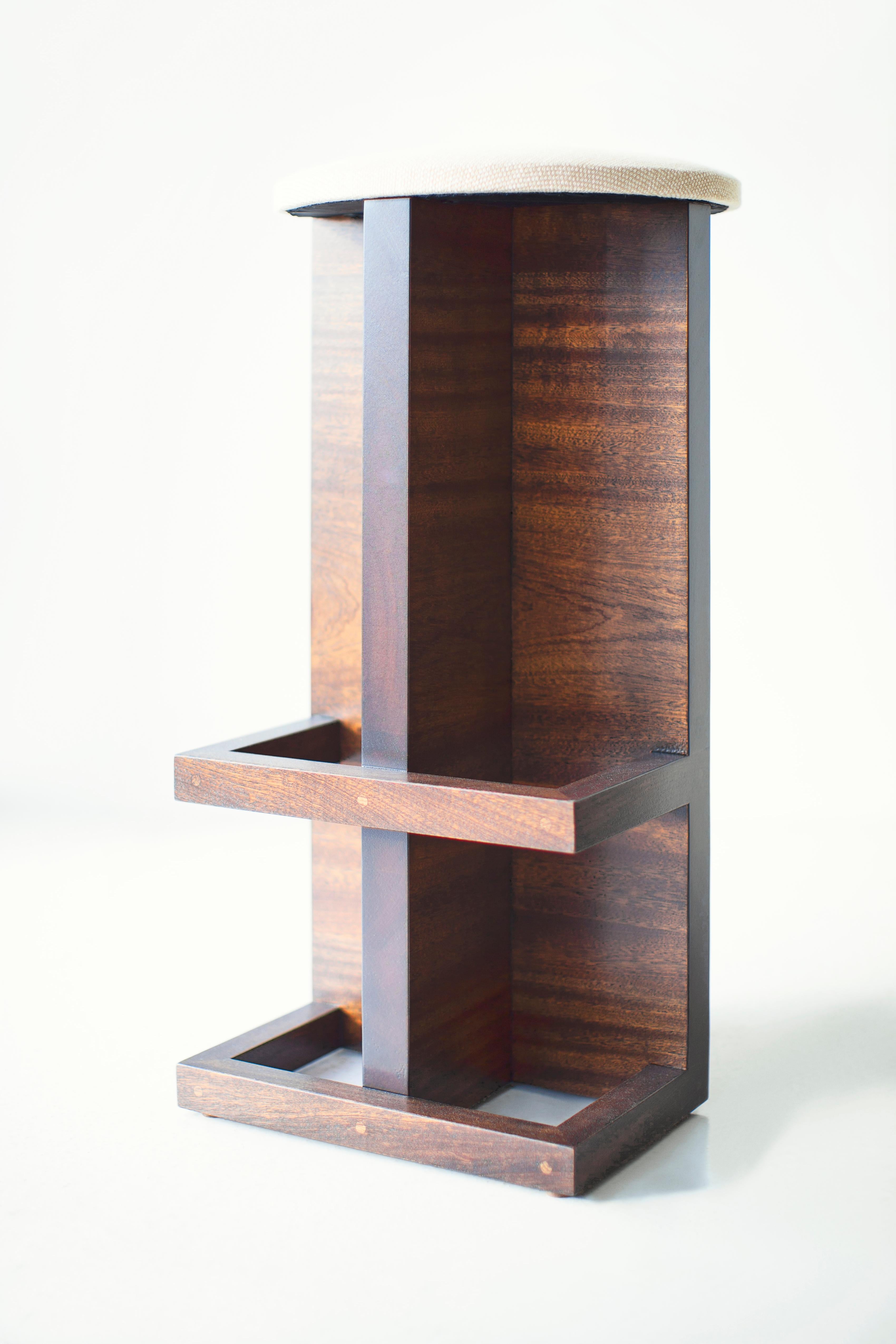 Acajou Tabourets d'extérieur Bertu, Tabourets de bar modernes Cicely, Mahagony, Simple en vente