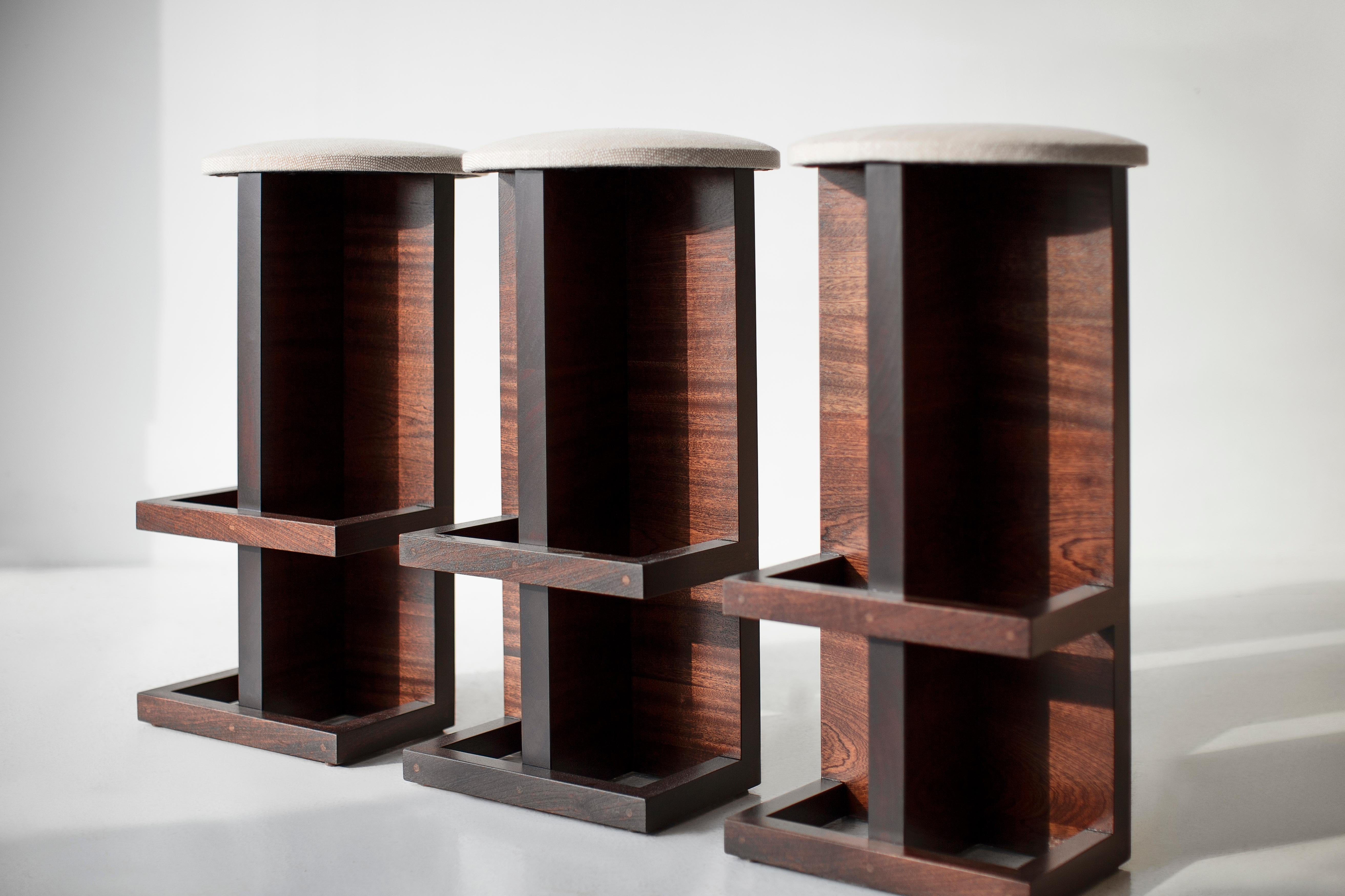 Tabourets d'extérieur Bertu, Tabourets de bar modernes Cicely, Mahagony, Simple en vente 2