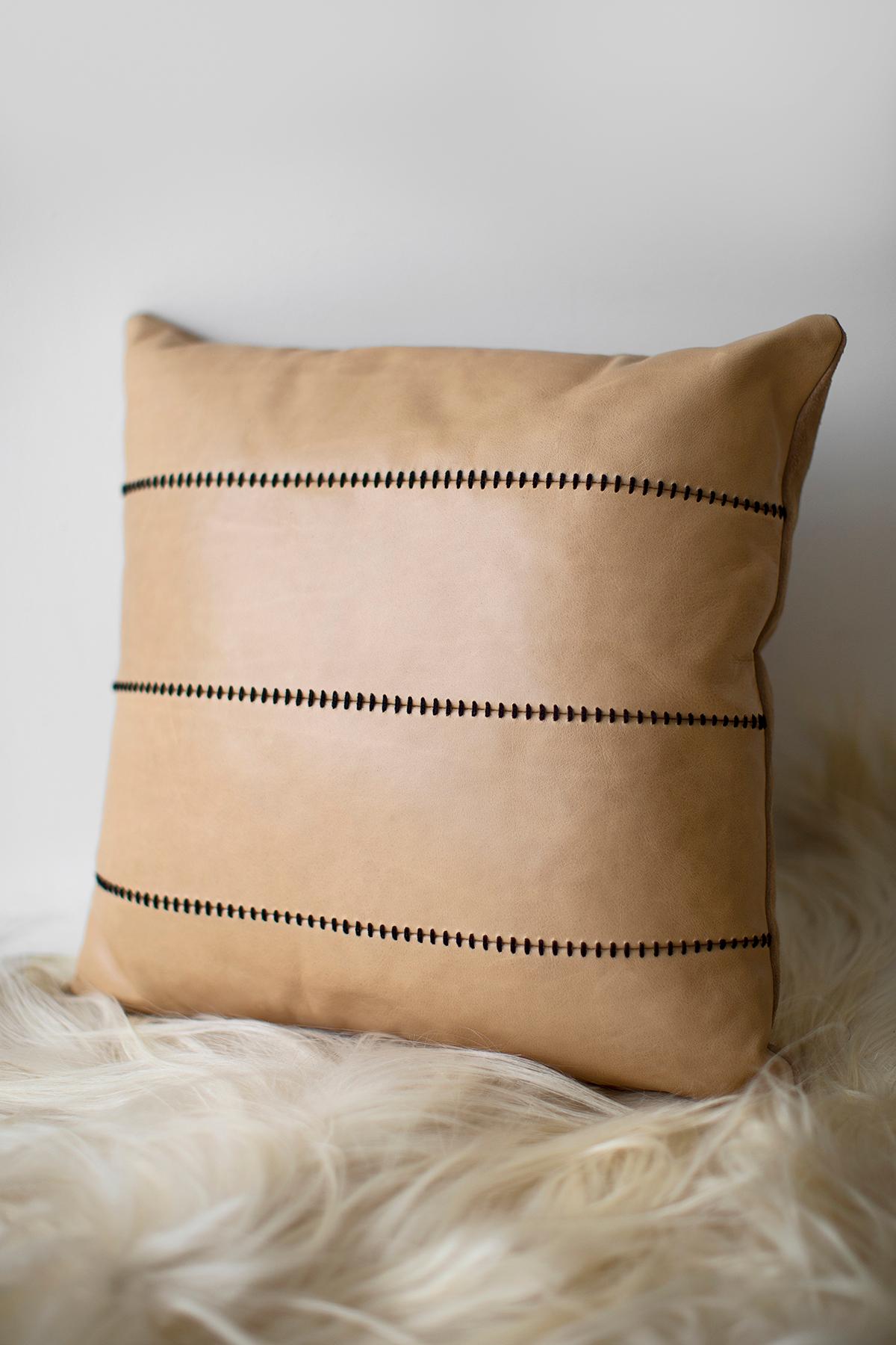 Almohadas Bertu, Almohada Tostada Tan, Cuero en venta 4