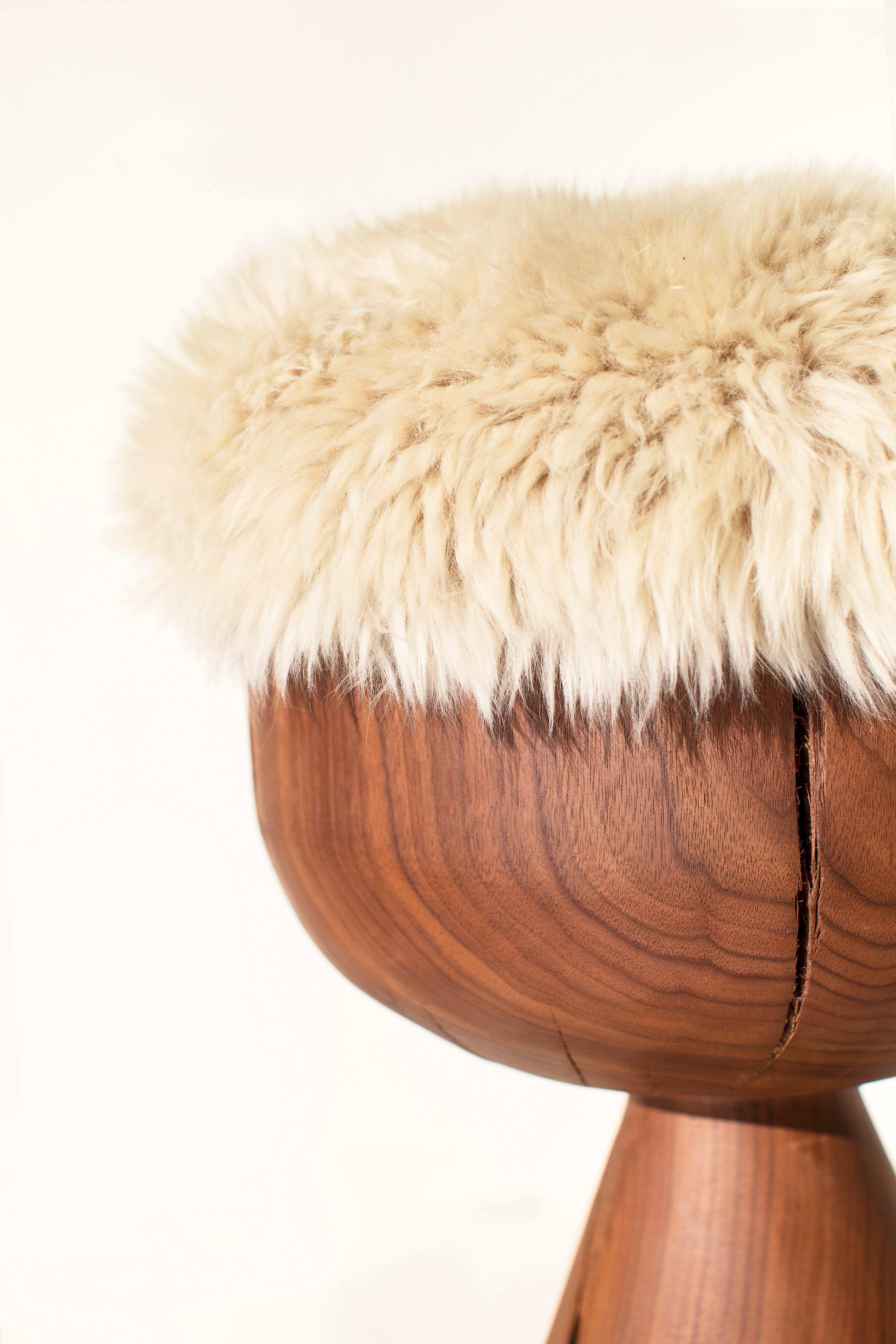 Bertu Stools, Boca Modern Counter Stool, Walnut, Sheepskin, Wood en vente 2