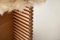 Sgabelli Bertu, Sgabello da pranzo moderno in pelle di pecora Cicely, White Oak