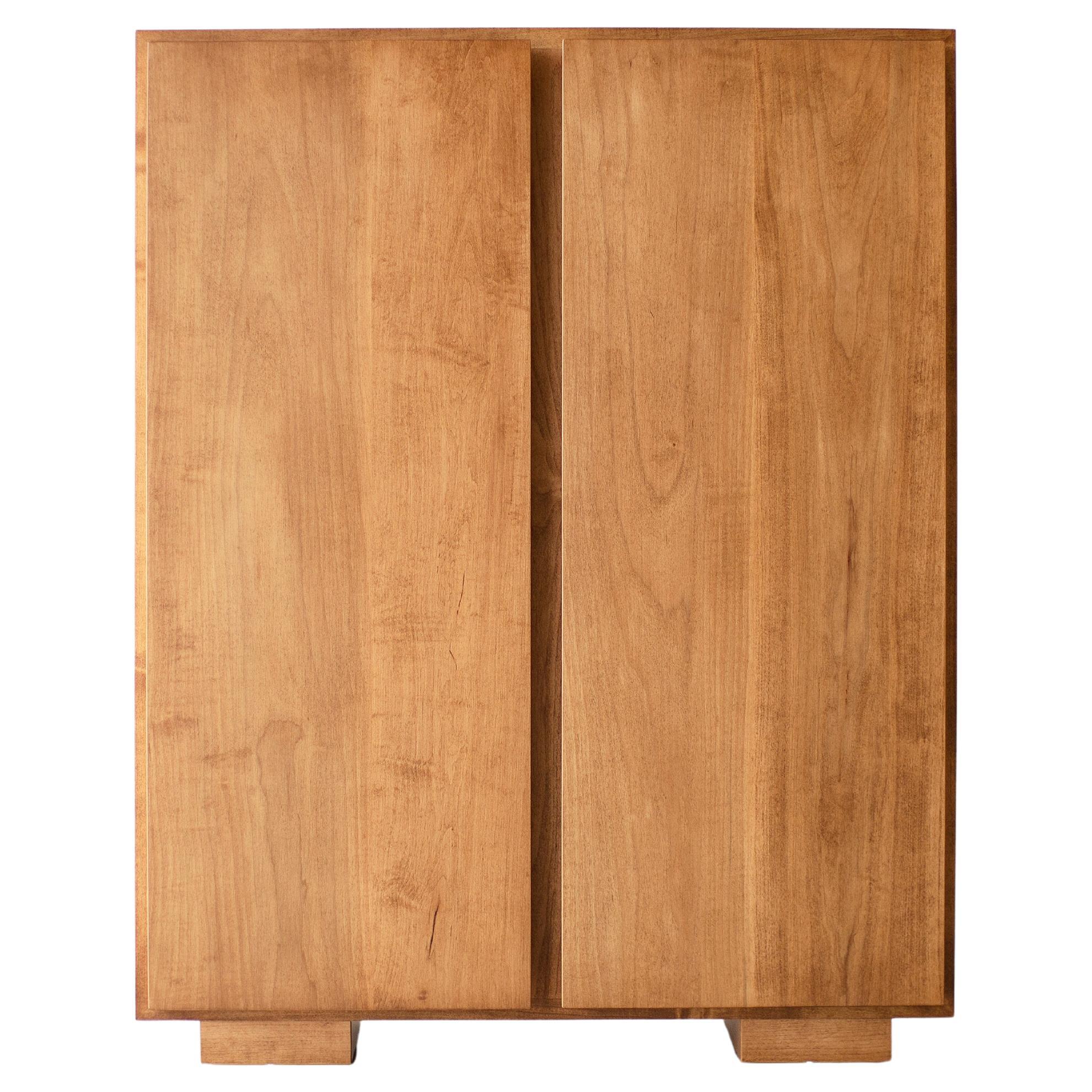 Bertu Storage, armoire de rangement moderne Carsen, érable en vente