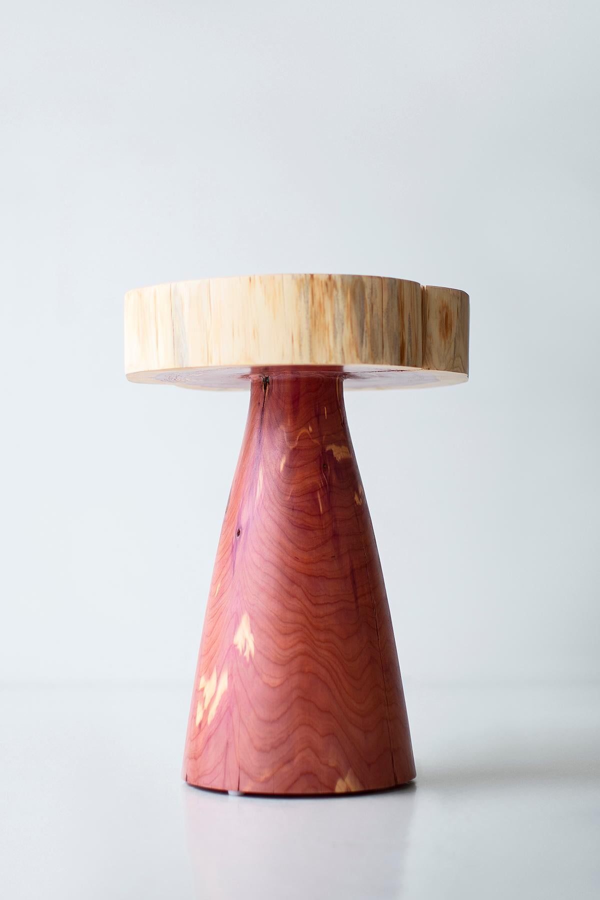 Table Bertu, table d'appoint Summit Natural, , cèdre rouge Neuf - En vente à Oak Harbor, OH