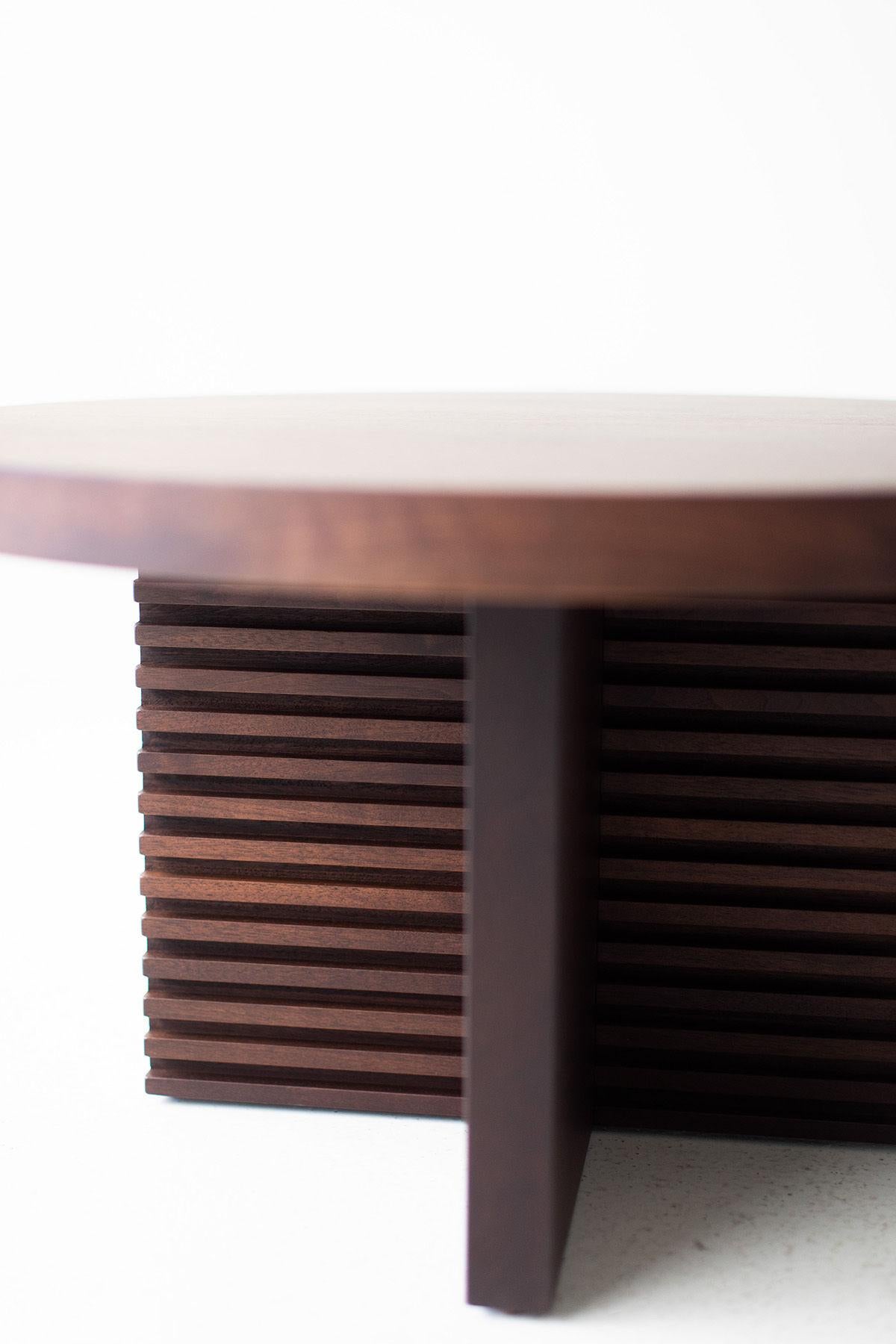 Bertu Tables, Table basse moderne en noyer Cicely

Cette table basse moderne en noyer - The Cicely est fabriquée au cœur de l'Ohio avec du bois d'origine locale. Nous utilisons la table à la fois comme table basse ou table d'appoint et peut être
