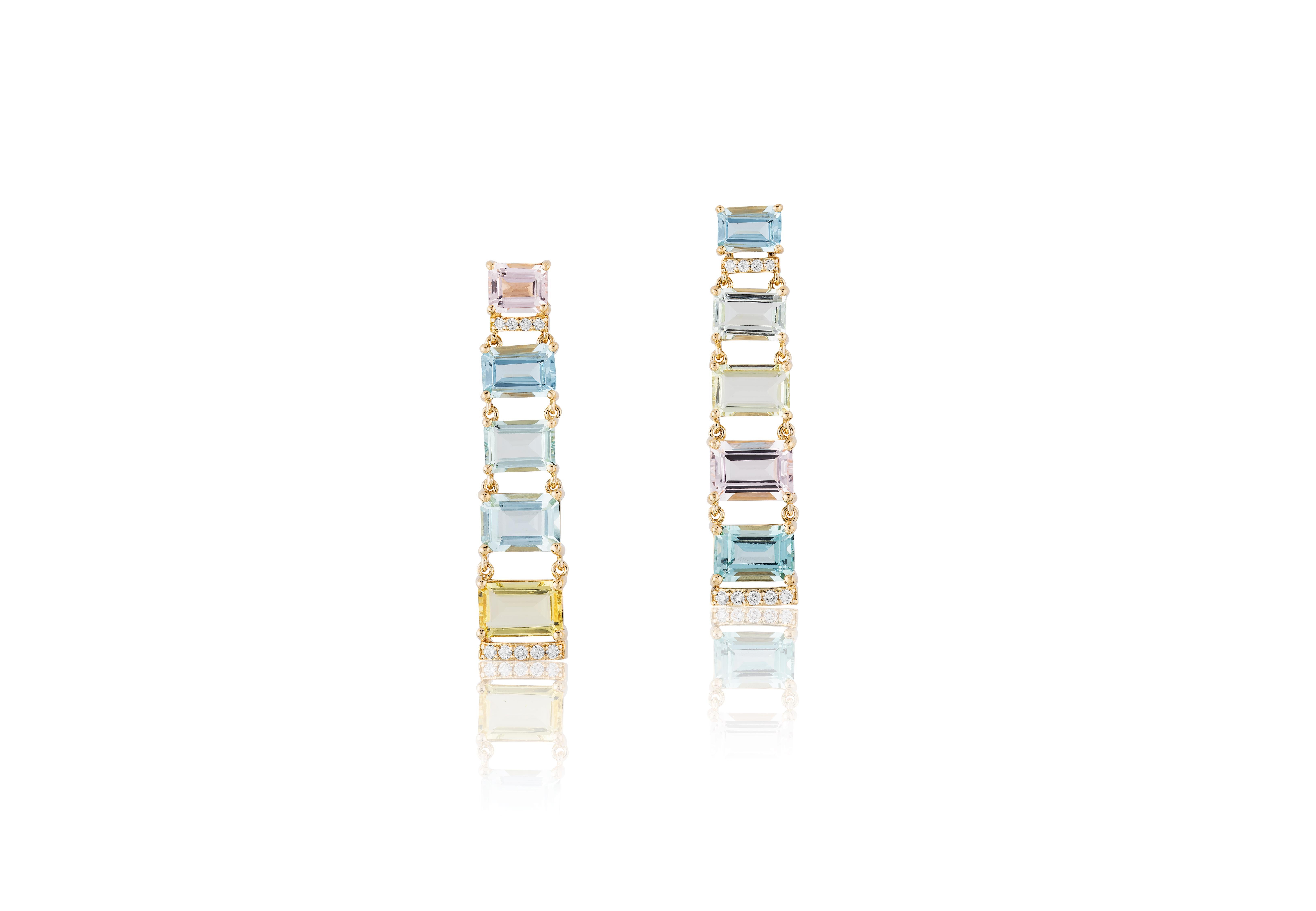 Boucles d'oreilles baguettes de béryl avec diamants en or jaune 18 carats, de la Collection G-One

Poids de la pierre : 11.92 carats

Diamant : G-H / VS, Poids approx : 0.17 Carats