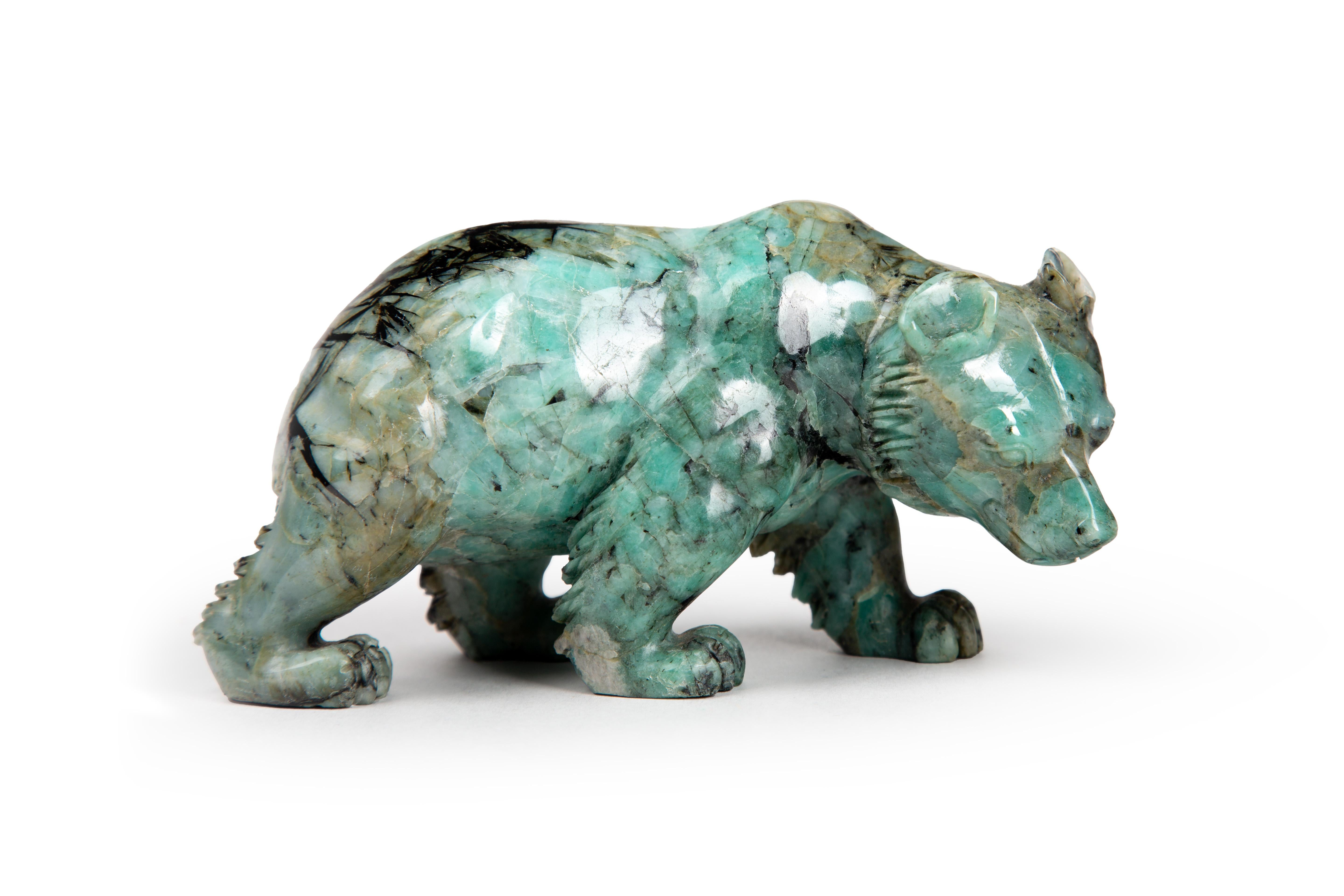 Beryl emerald bear:

Measures: 5.5