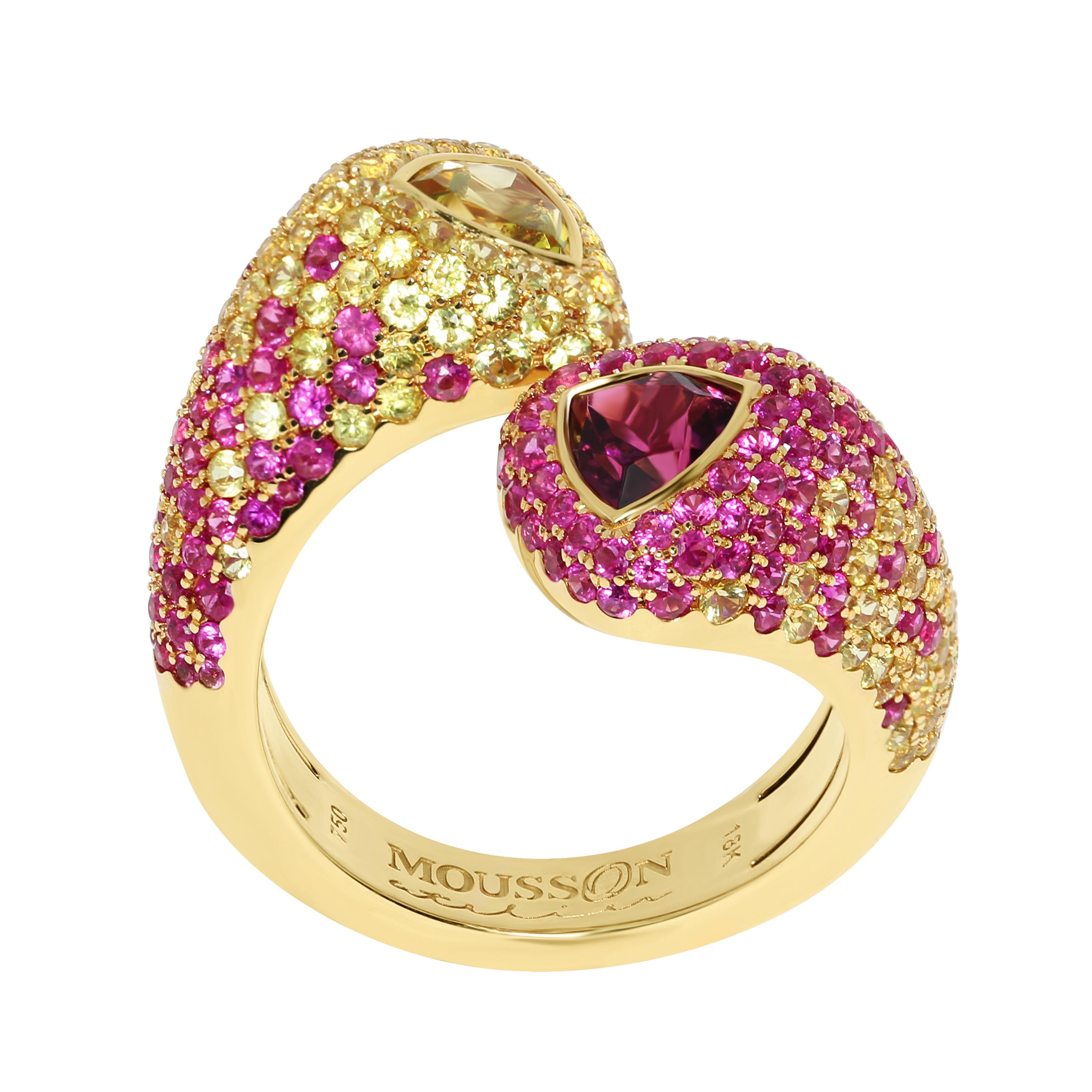 Beryl Pink Tourmaline Yellow Pink Sapphires Yellow 18 Karat Gold Riviera Ring
The name and the variety of colours in this collection are associated with the bright Italian and French Riviera, vivid and colourful houses and sun reflections on the