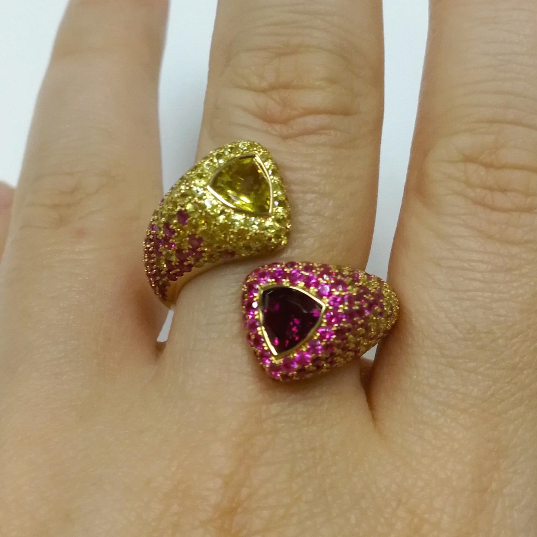 Beryl Pink Tourmaline Yellow Pink Sapphires Yellow 18 Karat Gold Riviera Ring In New Condition For Sale In Bangkok, TH