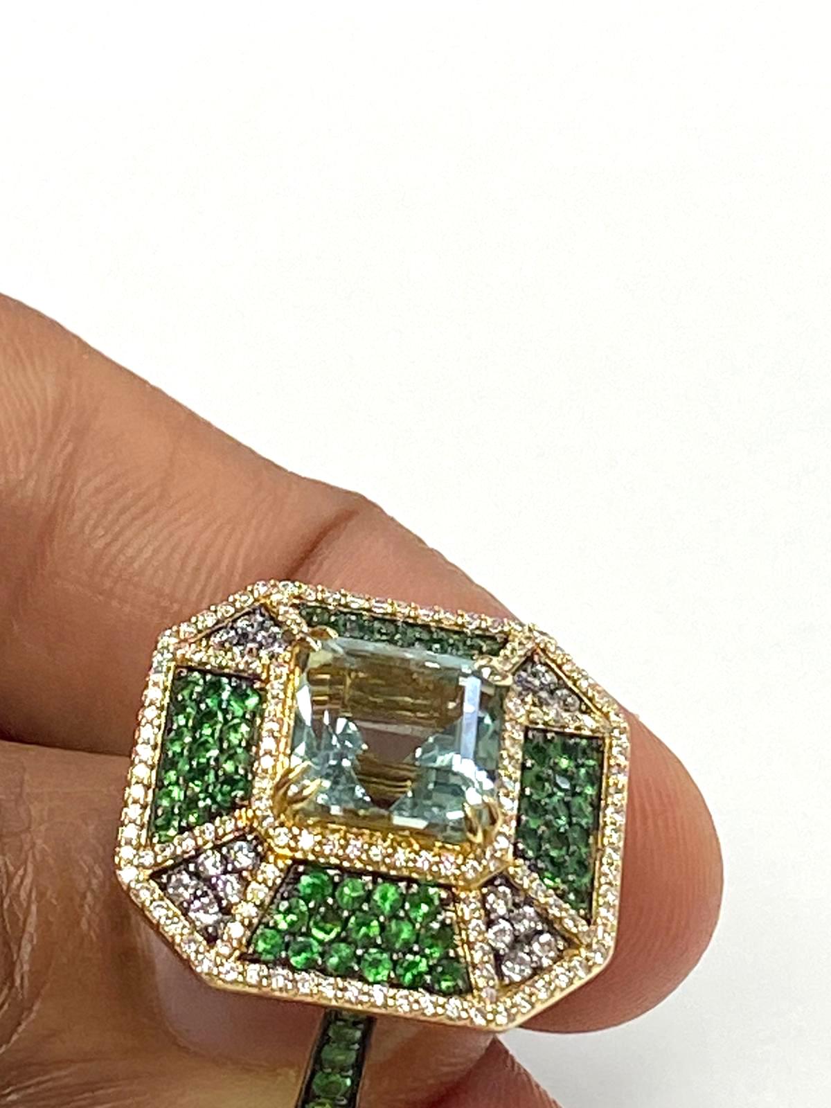 Goshwara Octagon Beryl, Tsavorite and Diamond Pave Ring 2