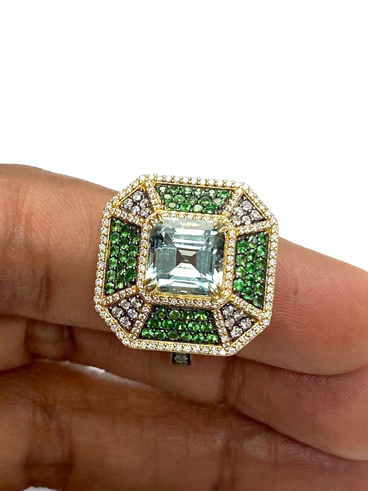 Goshwara Octagon Beryl, Tsavorite and Diamond Pave Ring 3