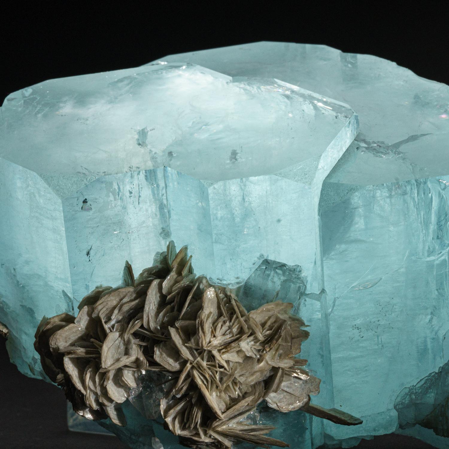 Beryl var. Aquamarine from Dusso, Gilgit District, Gilgit-Baltistan, Pakistan In New Condition For Sale In New York, NY