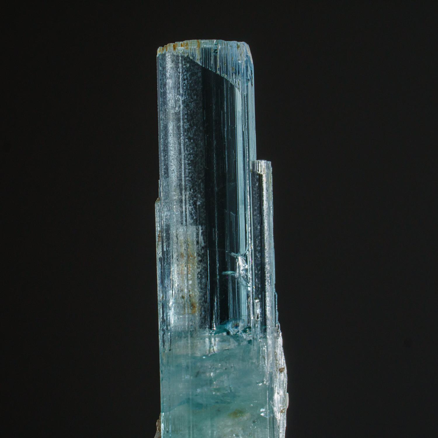 Beryl Var Aquamarine Mineral from Pakistan In Excellent Condition For Sale In New York, NY