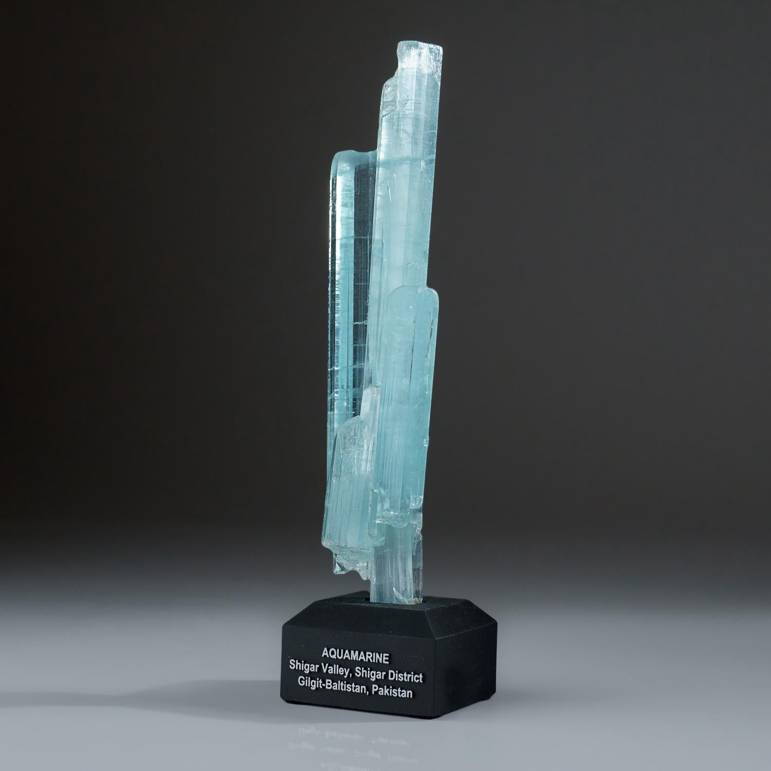 Beryll Var Aquamarin- Mineralkristall aus Pakistan (21. Jahrhundert und zeitgenössisch) im Angebot