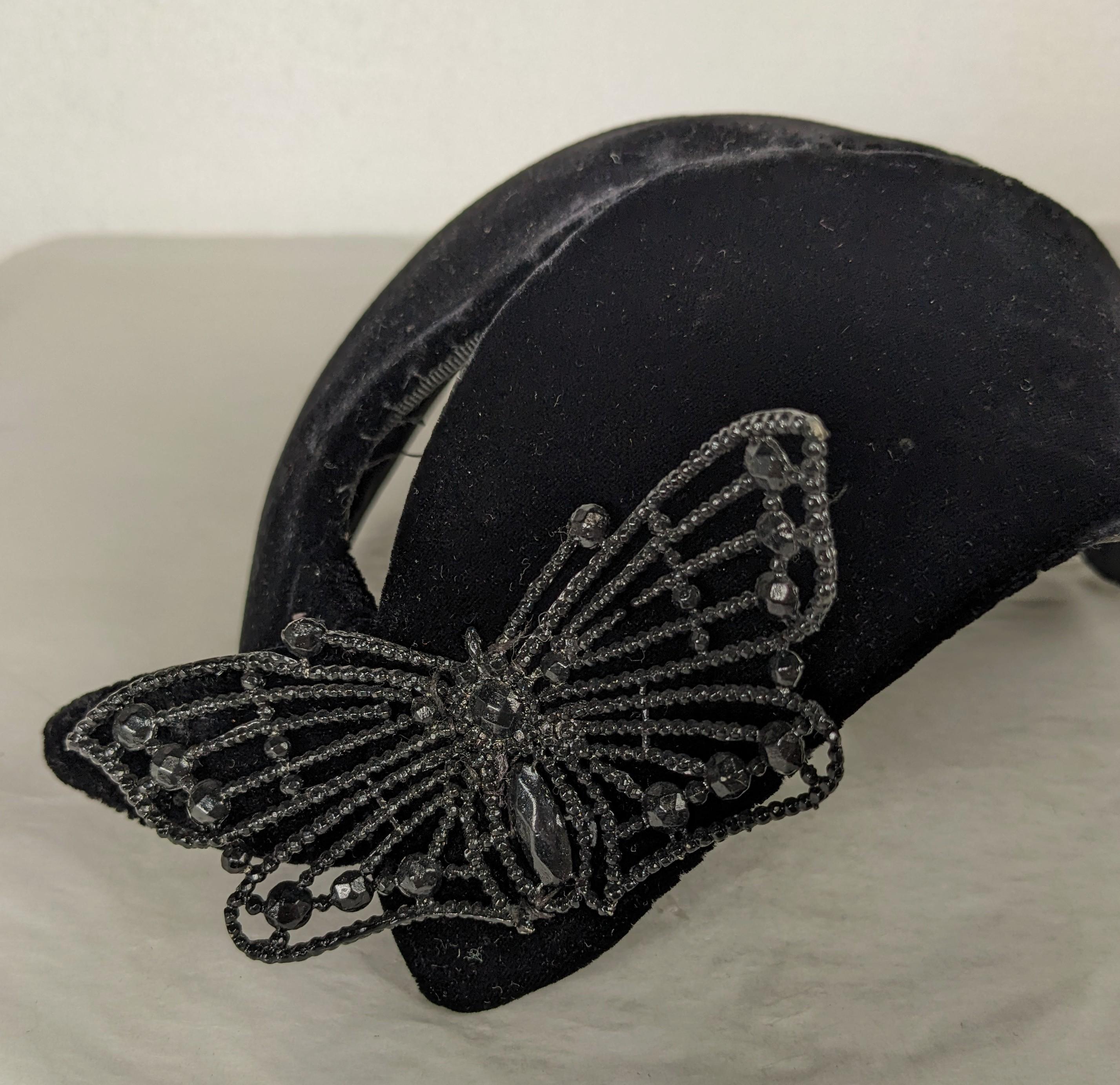 Bes-Ben Samtmaske Hut mit Schmetterlingen aus Stahl im Angebot 5