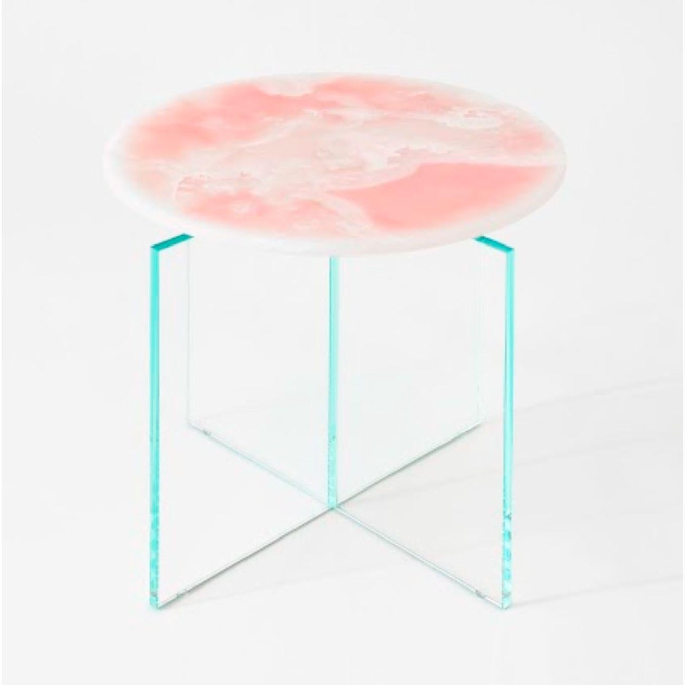 Beside Myself end small table by Claste
Dimensions: D 45.7 x W 45.7 x H 55.9 cm
Material: Marble, Glass
Weight: 41 kg
Also available in different sizes.  


Since 2017 Quinlan Osborne has cultivated an aesthetic in his work that is rooted in