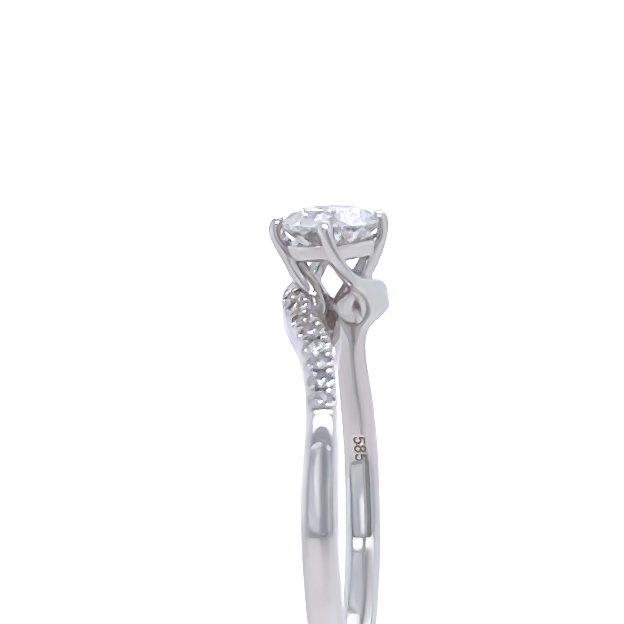 Anillo de compromiso de diamantes a medida en oro blanco de 14 ct 0,57 ct en venta 1