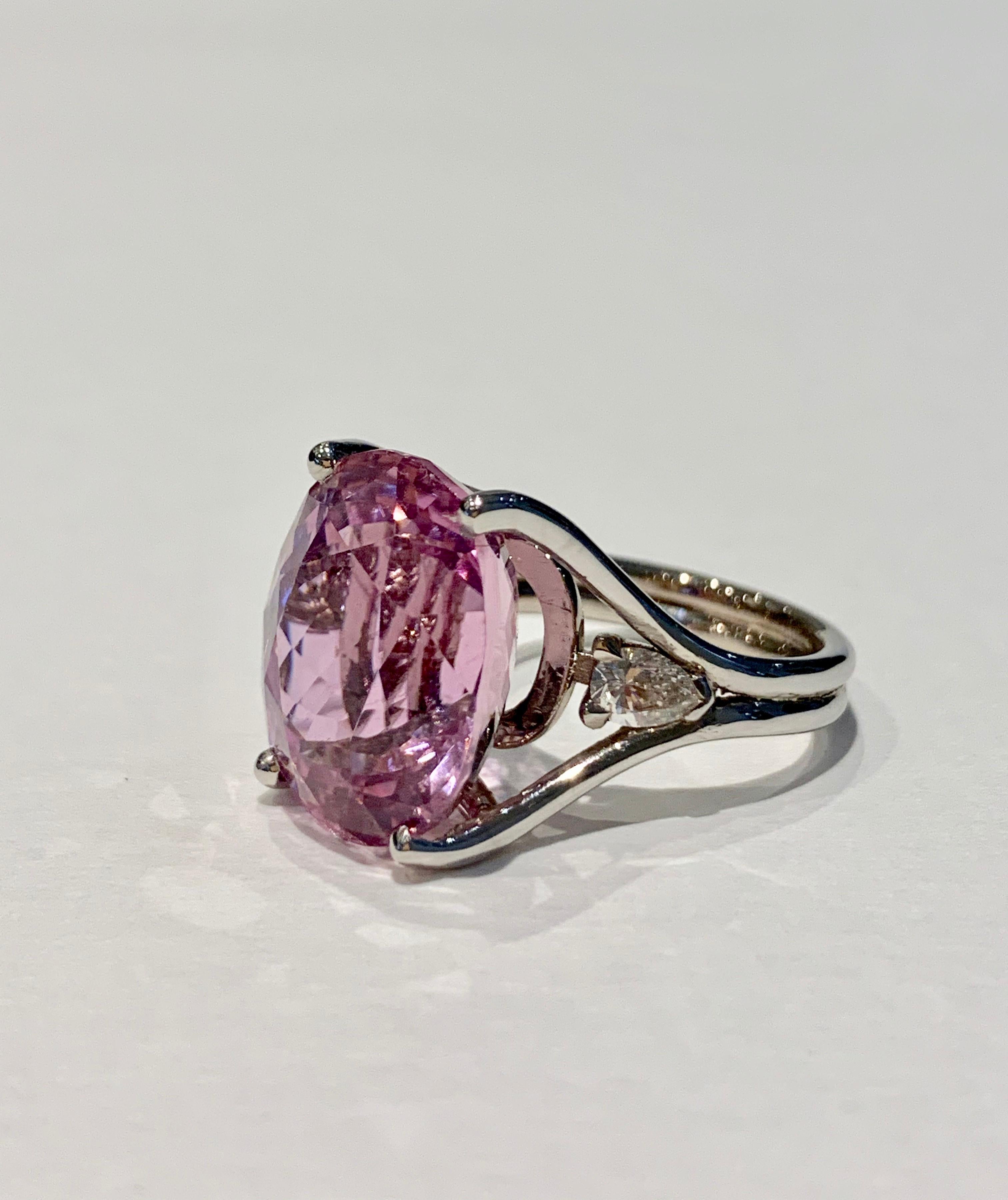 Oval Cut Bespoke 18 Carat Pink Oval Kunzite and Diamond Ring in 18 Carat White Gold For Sale