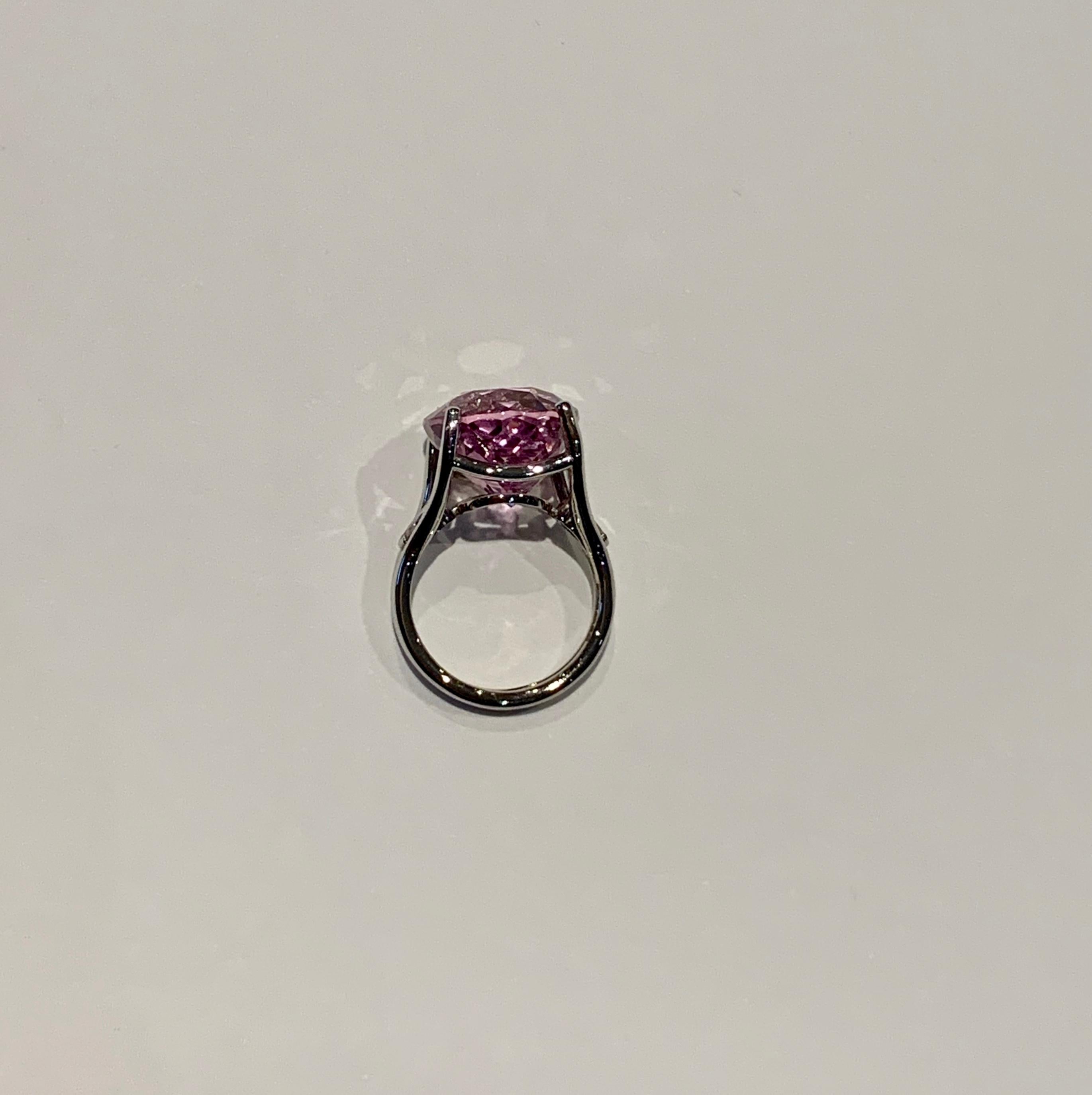 Bespoke 18 Carat Pink Oval Kunzite and Diamond Ring in 18 Carat White Gold For Sale 2