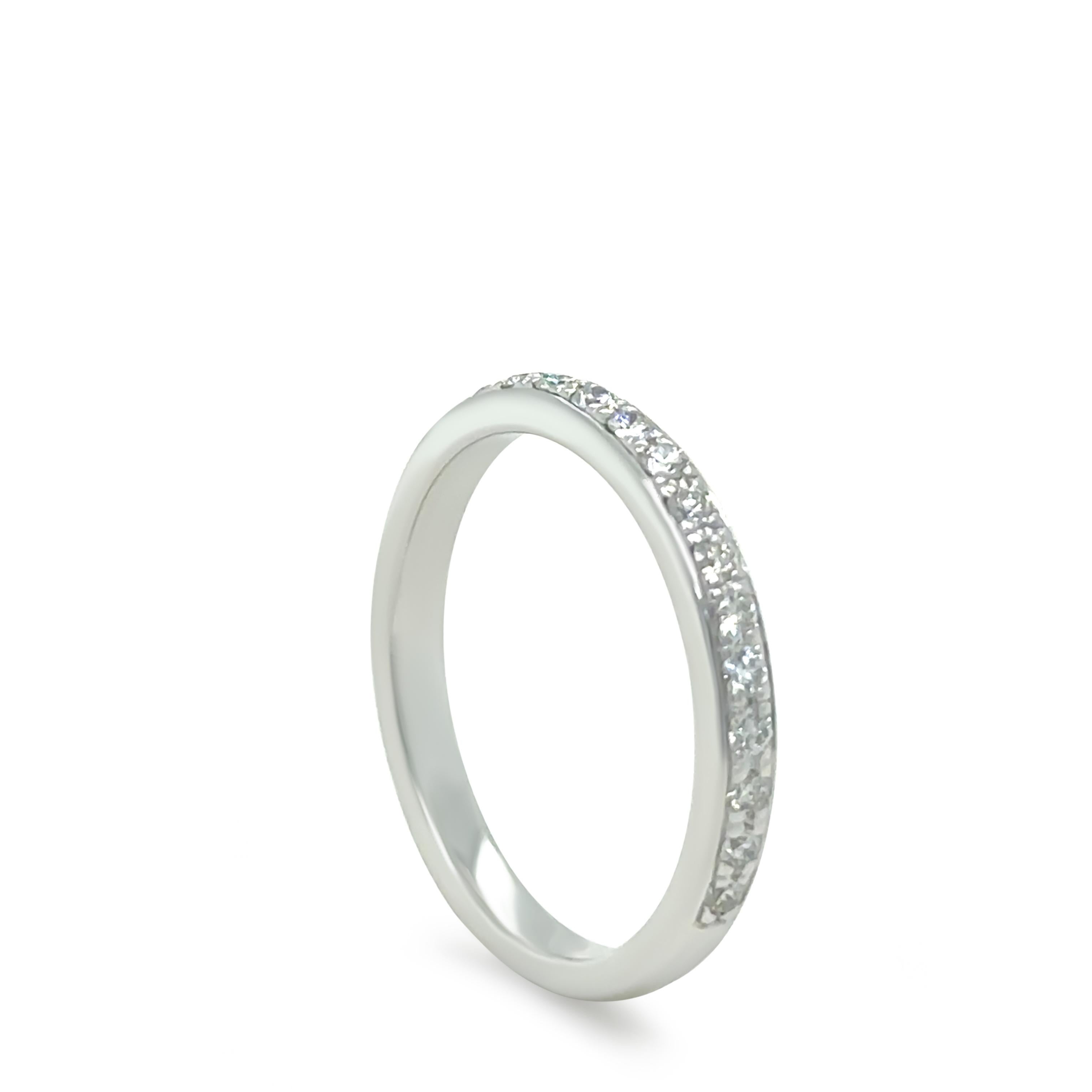 Bespoke 18ct White Gold Pave Diamond Ring 0.28ct In Excellent Condition For Sale In SYDNEY, NSW