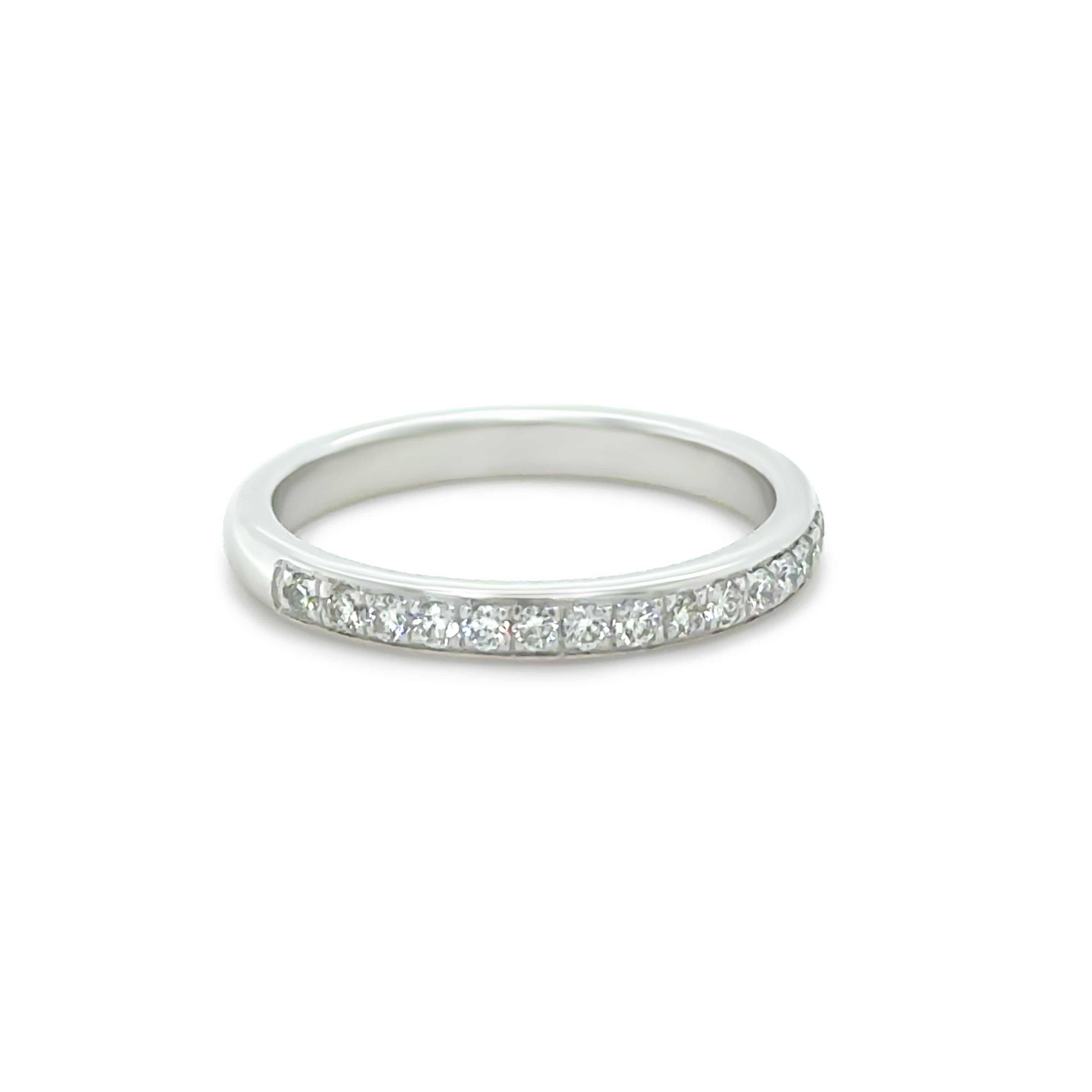 Bespoke 18ct White Gold Pave Diamond Ring 0.28ct In Excellent Condition For Sale In SYDNEY, NSW