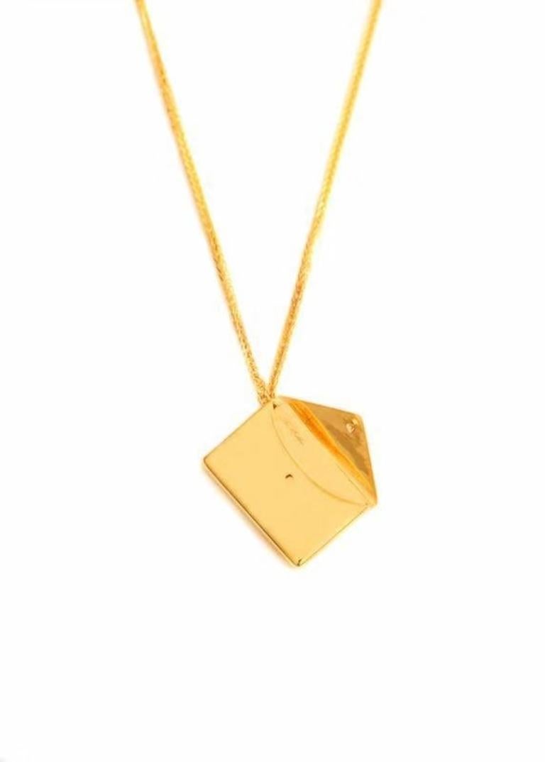 This enchanting pendant necklace has been crafted to the finest detail. A single envelope hangs on a rich gold chain, with a single diamond luring you in for closer inspection. From here you are able to open the envelope and retrieve a letter which