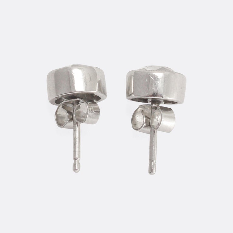 Bespoke 2 Carat Cushion Cut Diamond Stud Earrings Bei 1stdibs