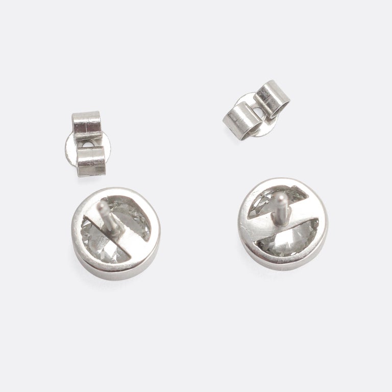 Bespoke 2 Carat Cushion Cut Diamond Stud Earrings Bei 1stdibs