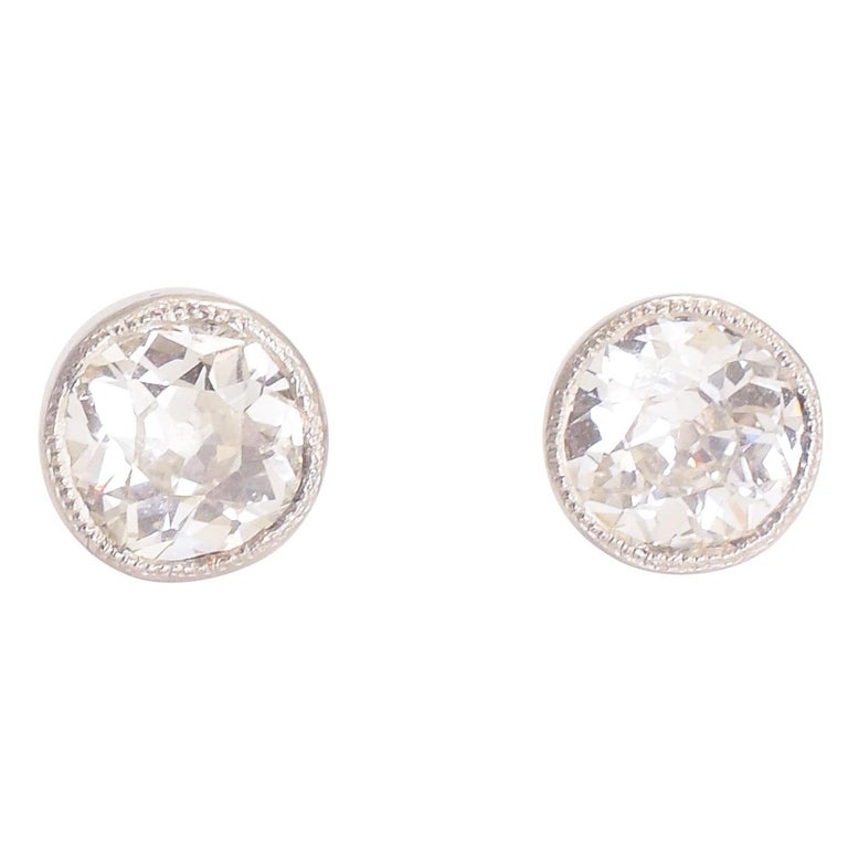 Bespoke 2 Carat Cushion Cut Diamond Stud Earrings Bei 1stdibs